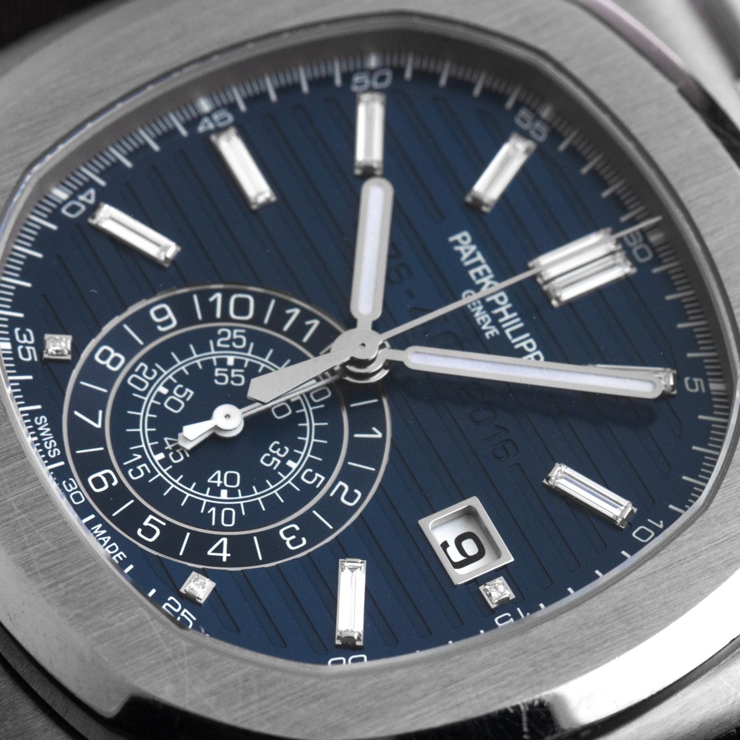 Patek Philippe Nautilus 5976/1G-001 (2017) - Blauw wijzerplaat 45mm Witgoud (3/7)
