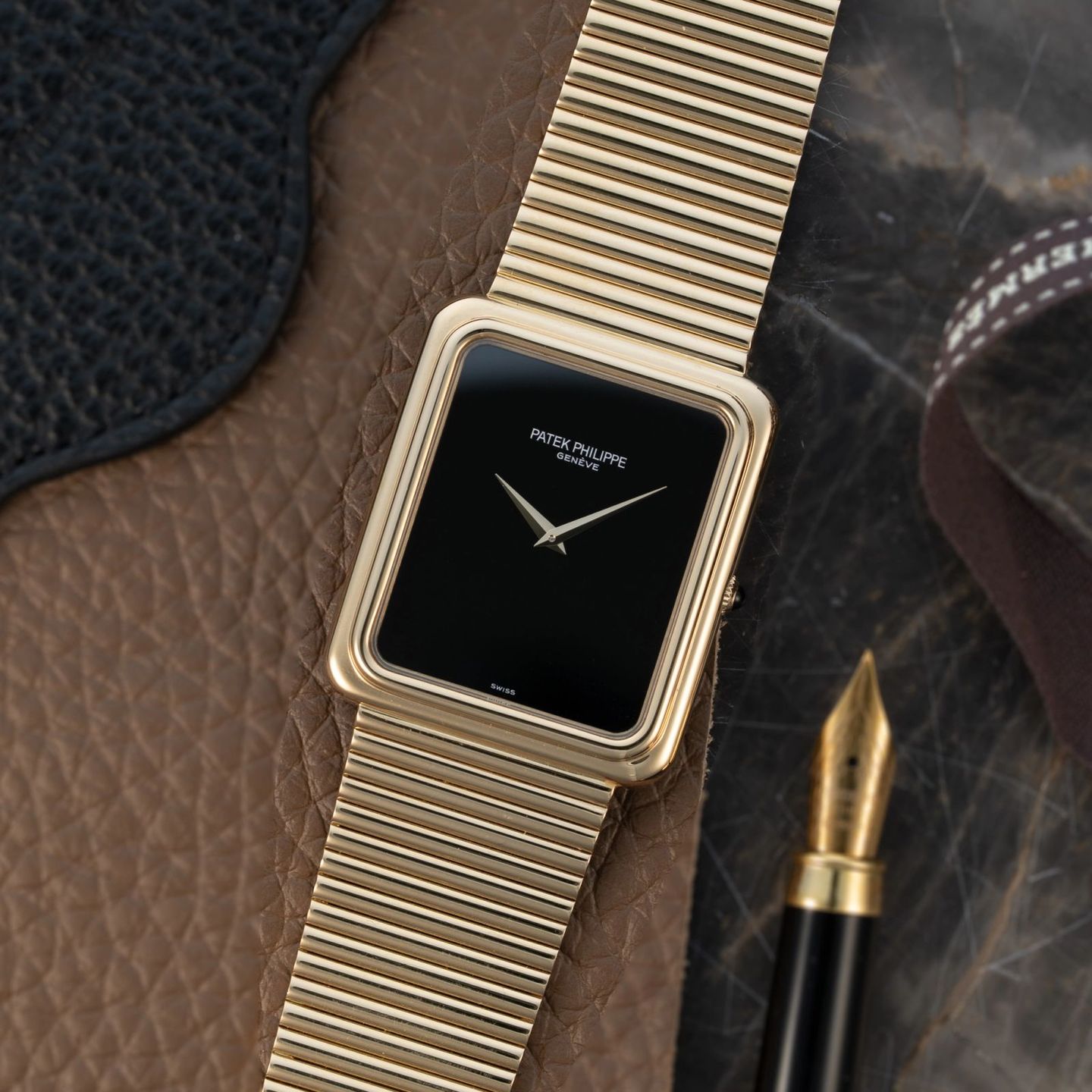 Patek Philippe Golden Ellipse 5738/1R-001 - (1/8)