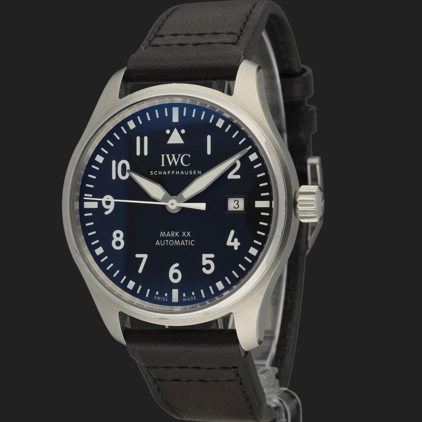 IWC Pilot Mark IW328201 (2022) - Zwart wijzerplaat 40mm Staal (1/8)