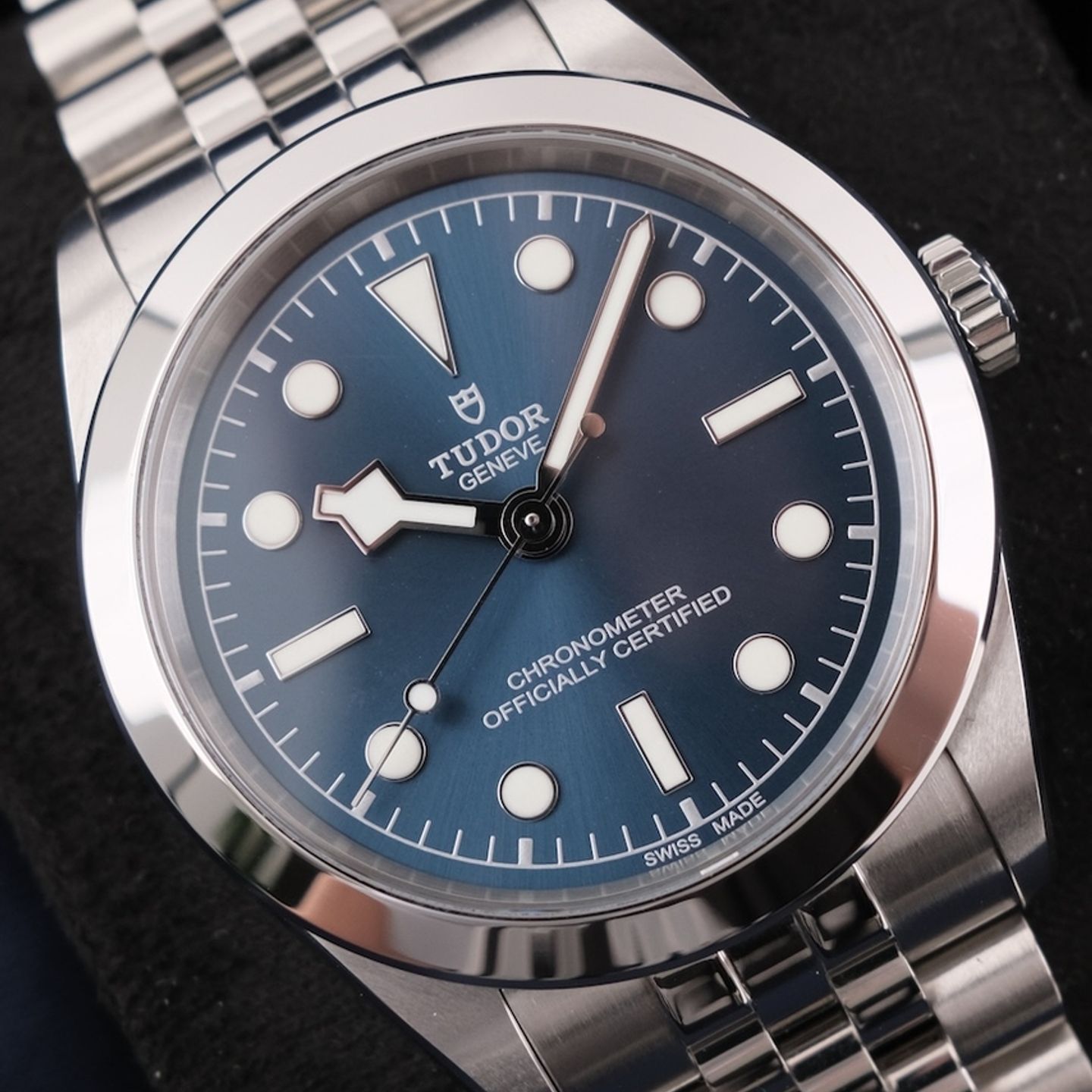 Tudor Black Bay 79660 (2026) - Blue dial 39 mm Steel case (1/8)