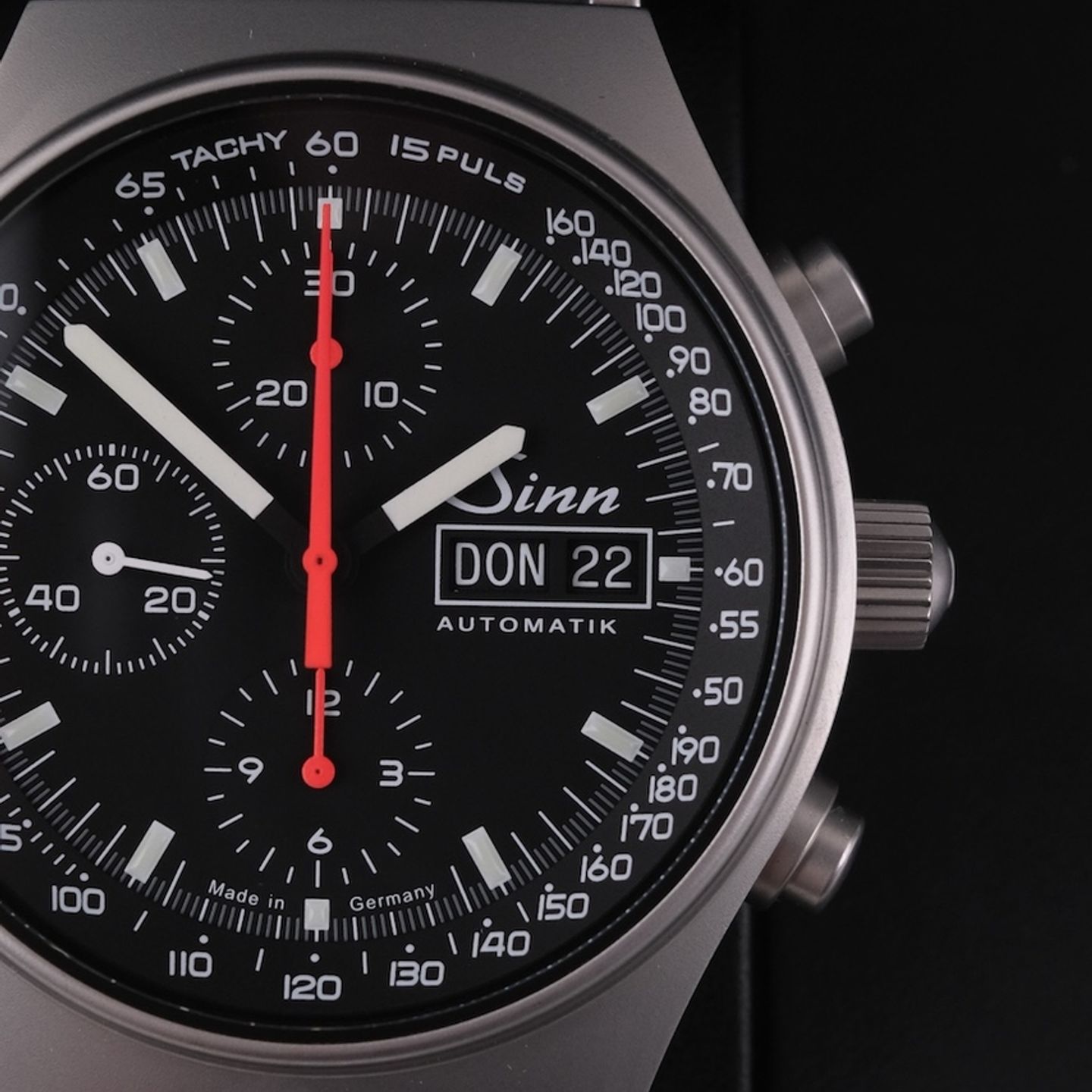 Sinn 144 144 ST SA (2026) - 42mm Staal (4/8)