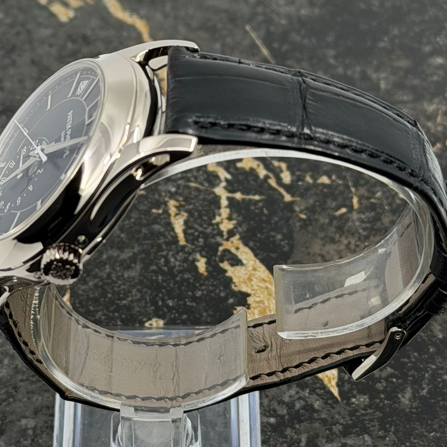 Patek Philippe Annual Calendar 5205G-013 (2021) - Blue dial 40 mm White Gold case (6/8)