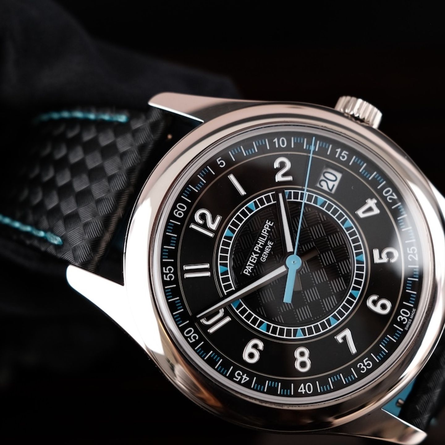 Patek Philippe Calatrava 6007G-011 (2025) - Black dial 40 mm White Gold case (3/8)