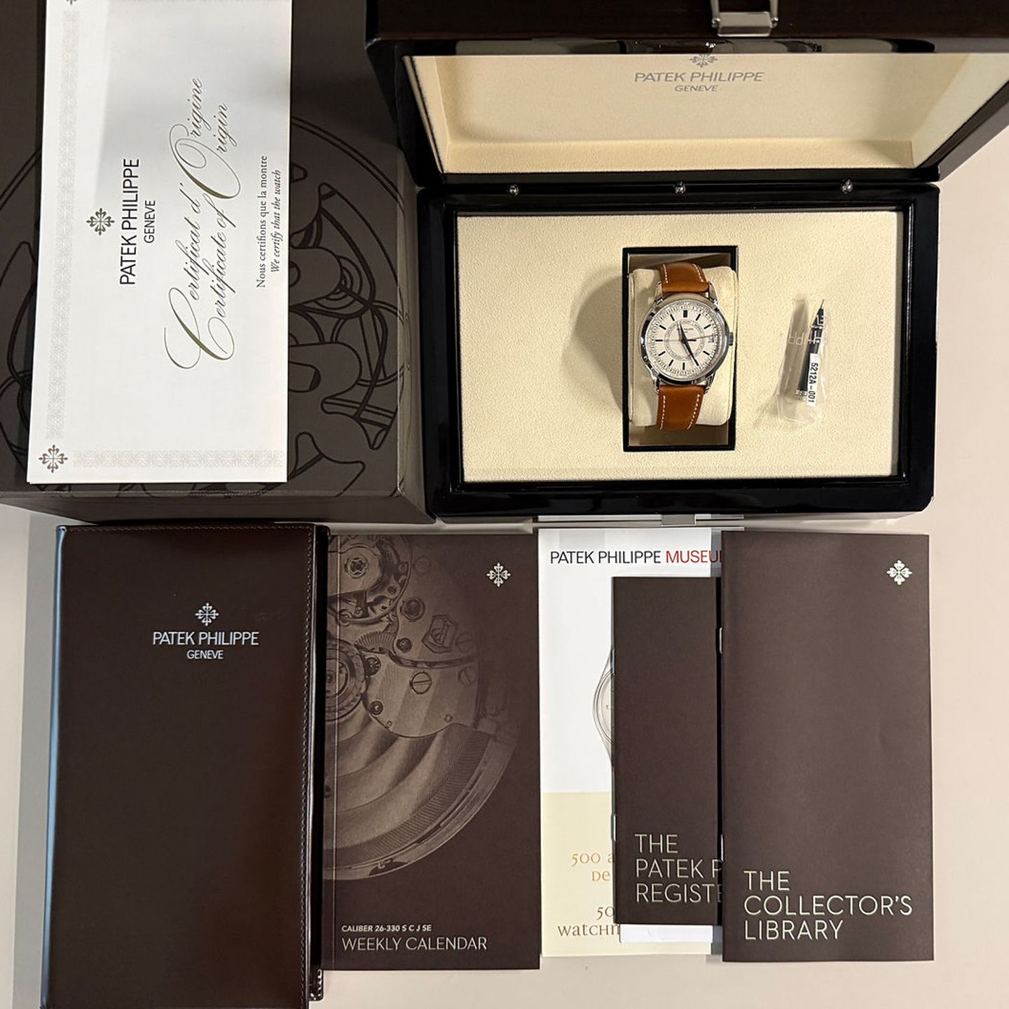 Patek Philippe Calatrava 5212A-001 (2020) - Zilver wijzerplaat 40mm Staal (2/5)