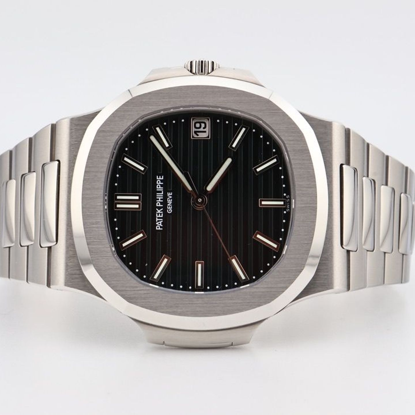 Patek Philippe Nautilus 5711/1A-014 (2023) - Green dial 40 mm Steel case (3/4)