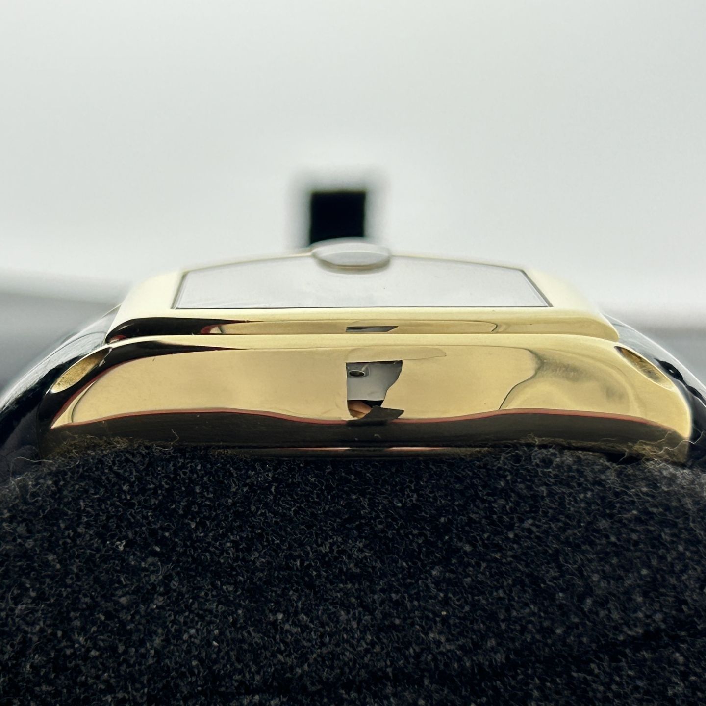 Cartier Roadster W62005V2 (Unknown (random serial)) - 37 mm Yellow Gold case (4/8)