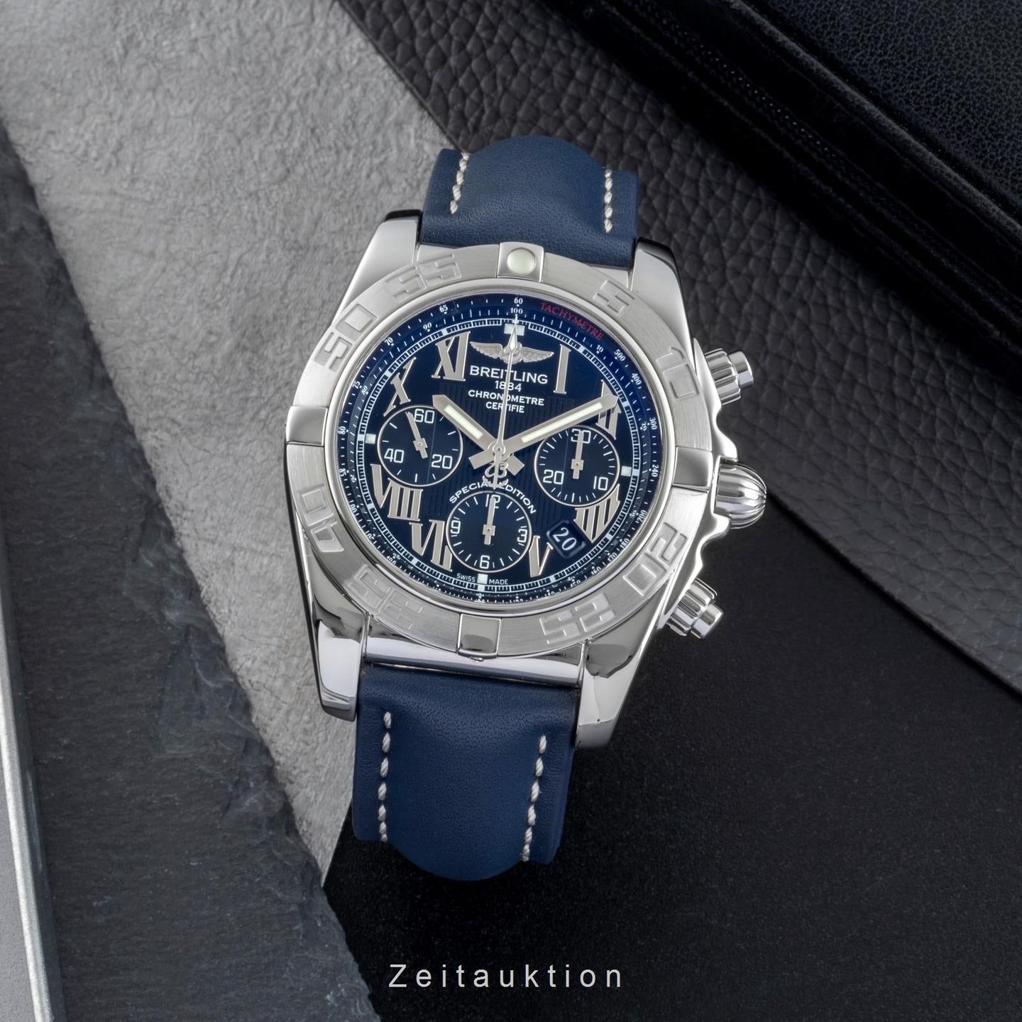 Breitling Chronomat 44 AB0110 (2010) - Zwart wijzerplaat 44mm Staal (3/8)