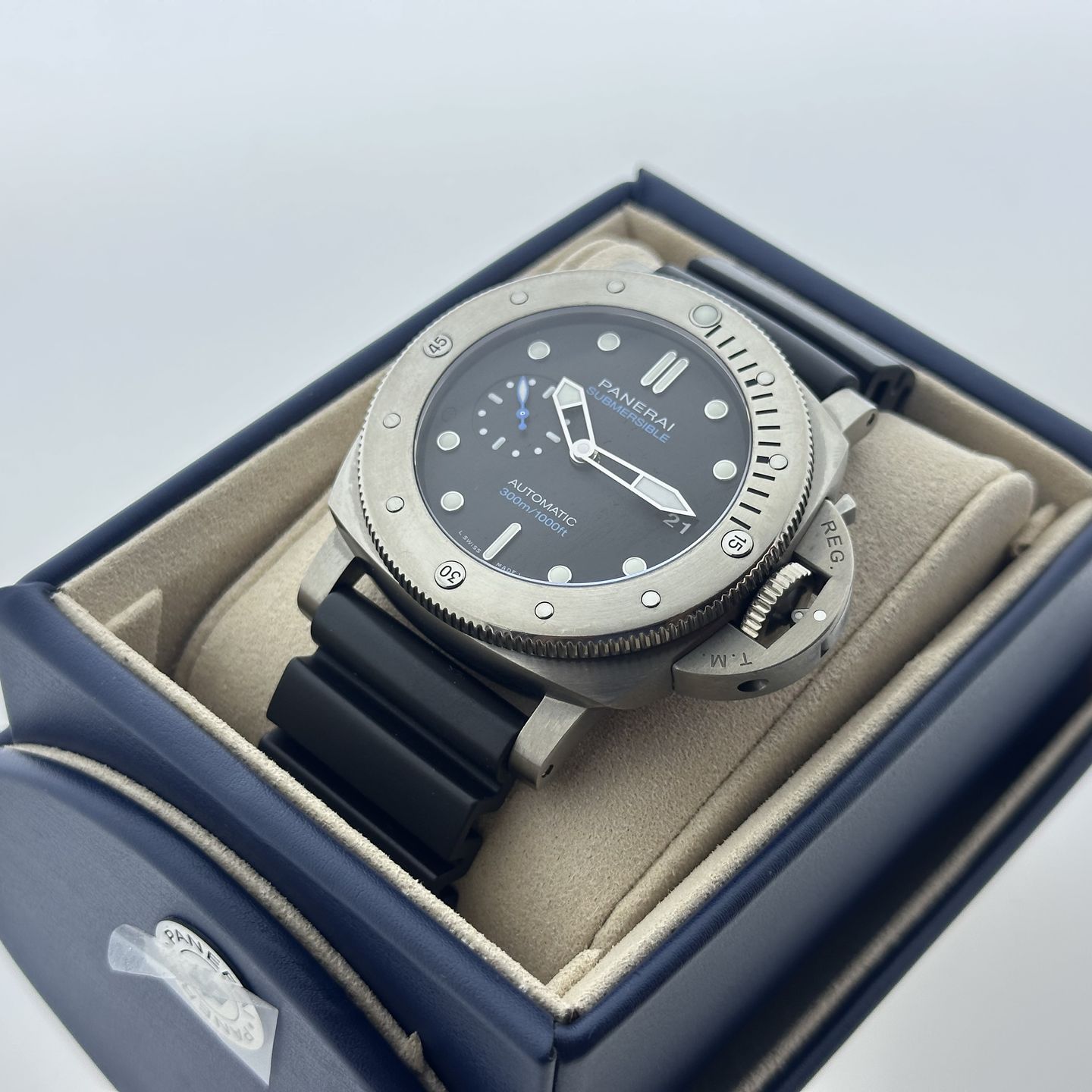 Panerai Luminor Submersible 1950 3 Days Automatic PAM02305 (2023) - Black dial 47 mm Titanium case (8/8)