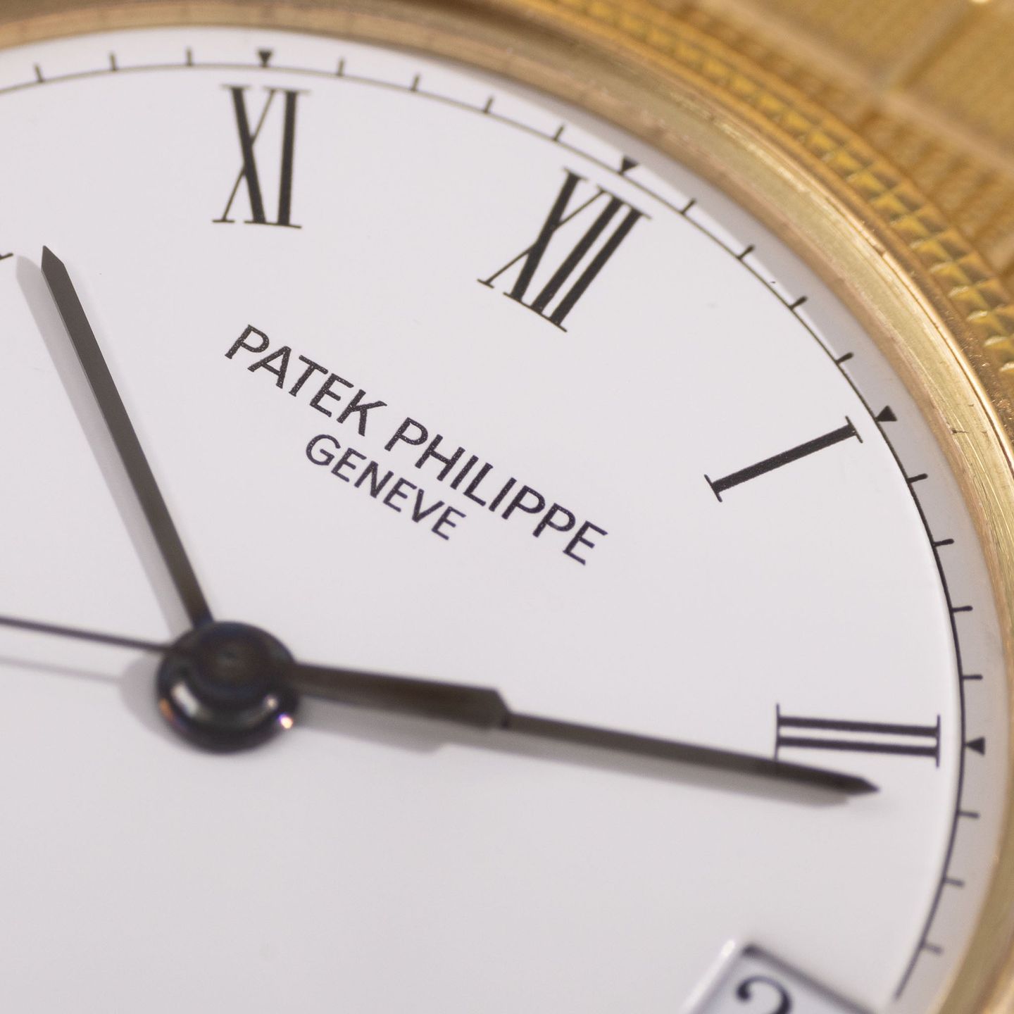 Patek Philippe Calatrava 3802J (Unknown (random serial)) - White dial 34 mm Yellow Gold case (2/8)