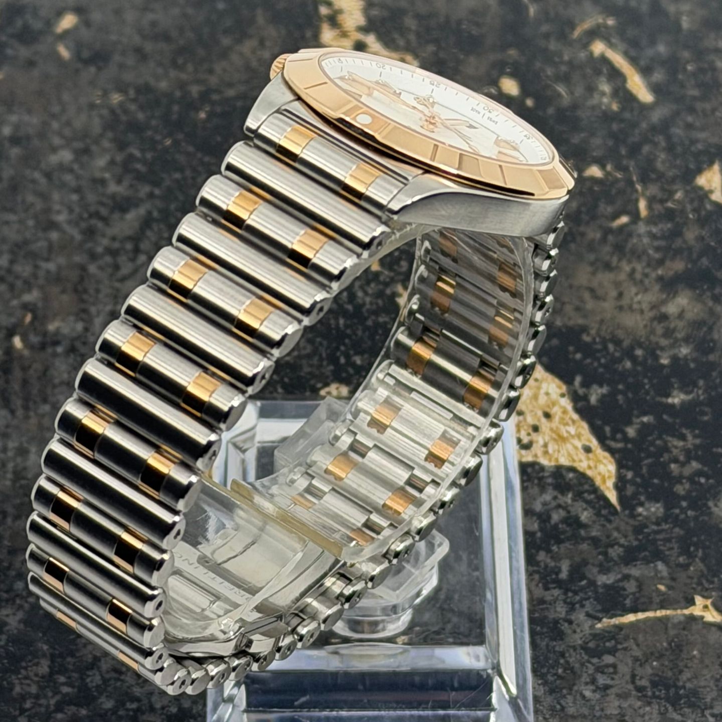 Breitling Chronomat U77310101A2U1 (2026) - Pearl dial 32 mm Gold/Steel case (8/8)