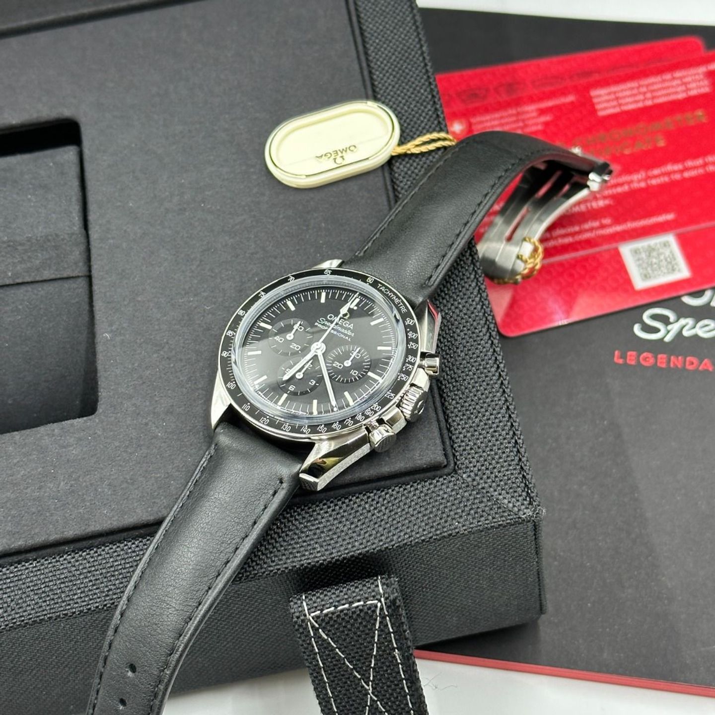 Omega Speedmaster Professional Moonwatch 310.32.42.50.01.002 (2024) - Black dial 42 mm Steel case (8/8)