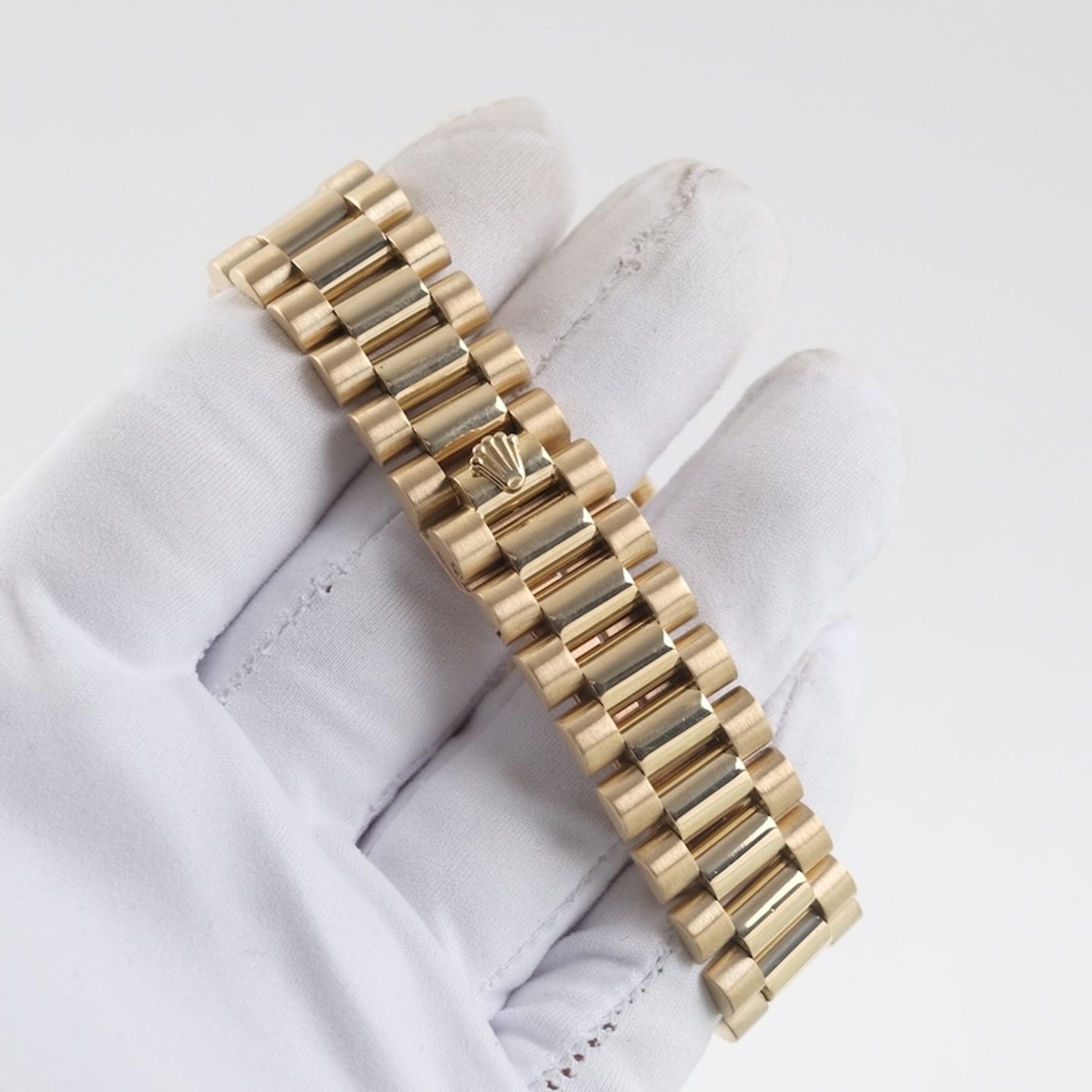 Rolex Day-Date 36 18238 (1997) - Black dial 36 mm Yellow Gold case (8/8)