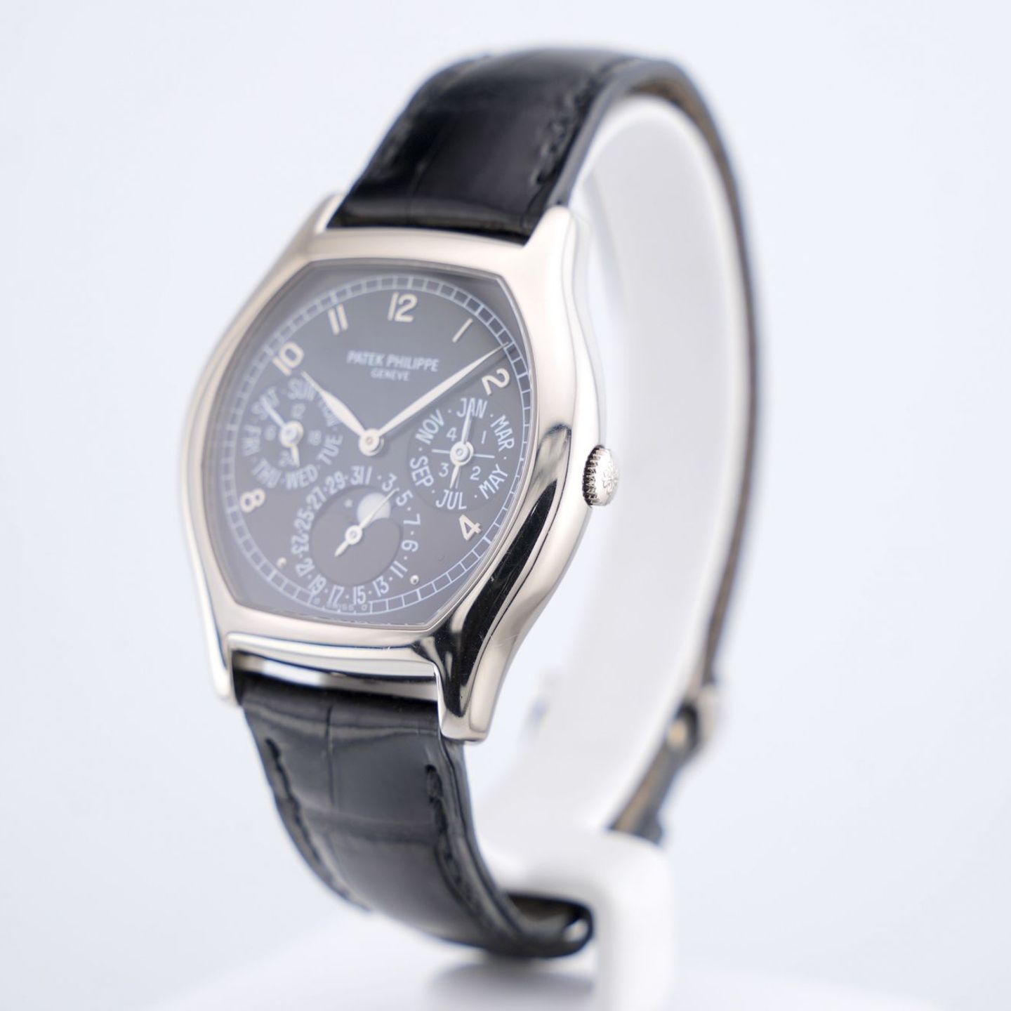 Patek Philippe Perpetual Calendar 5040G (Unknown (random serial)) - Black dial 35 mm White Gold case (2/8)