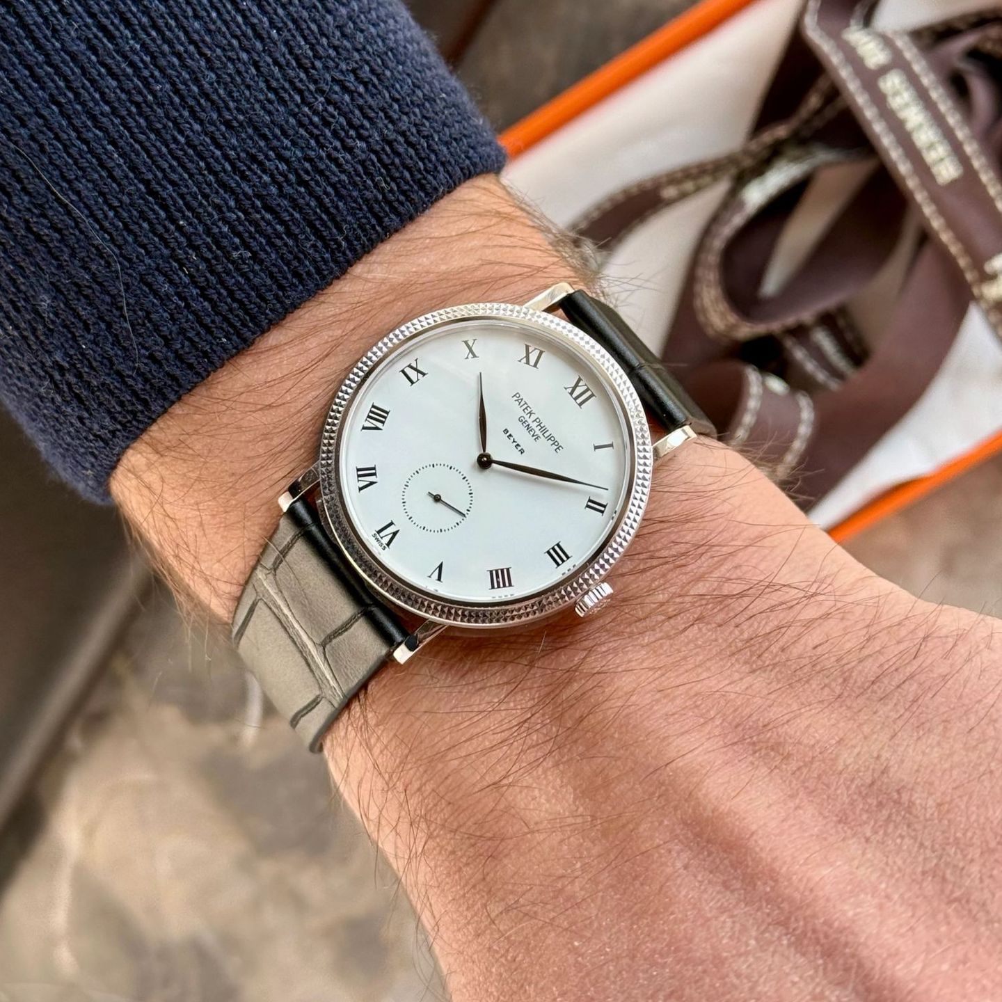 Patek Philippe Calatrava 3919 (1990) - White dial 33 mm (2/8)