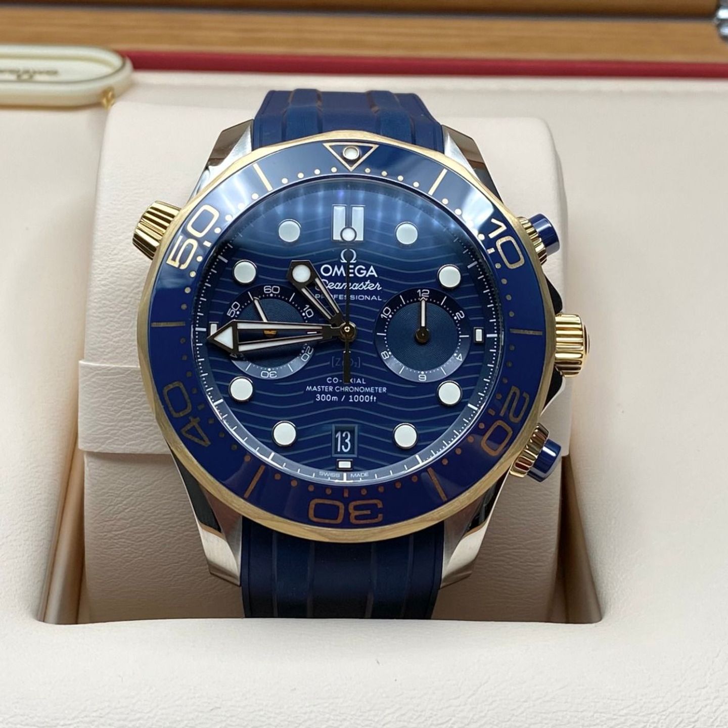 Omega Seamaster Diver 300 M 210.22.44.51.03.001 (2022) - Blue dial 44 mm Steel case (2/8)