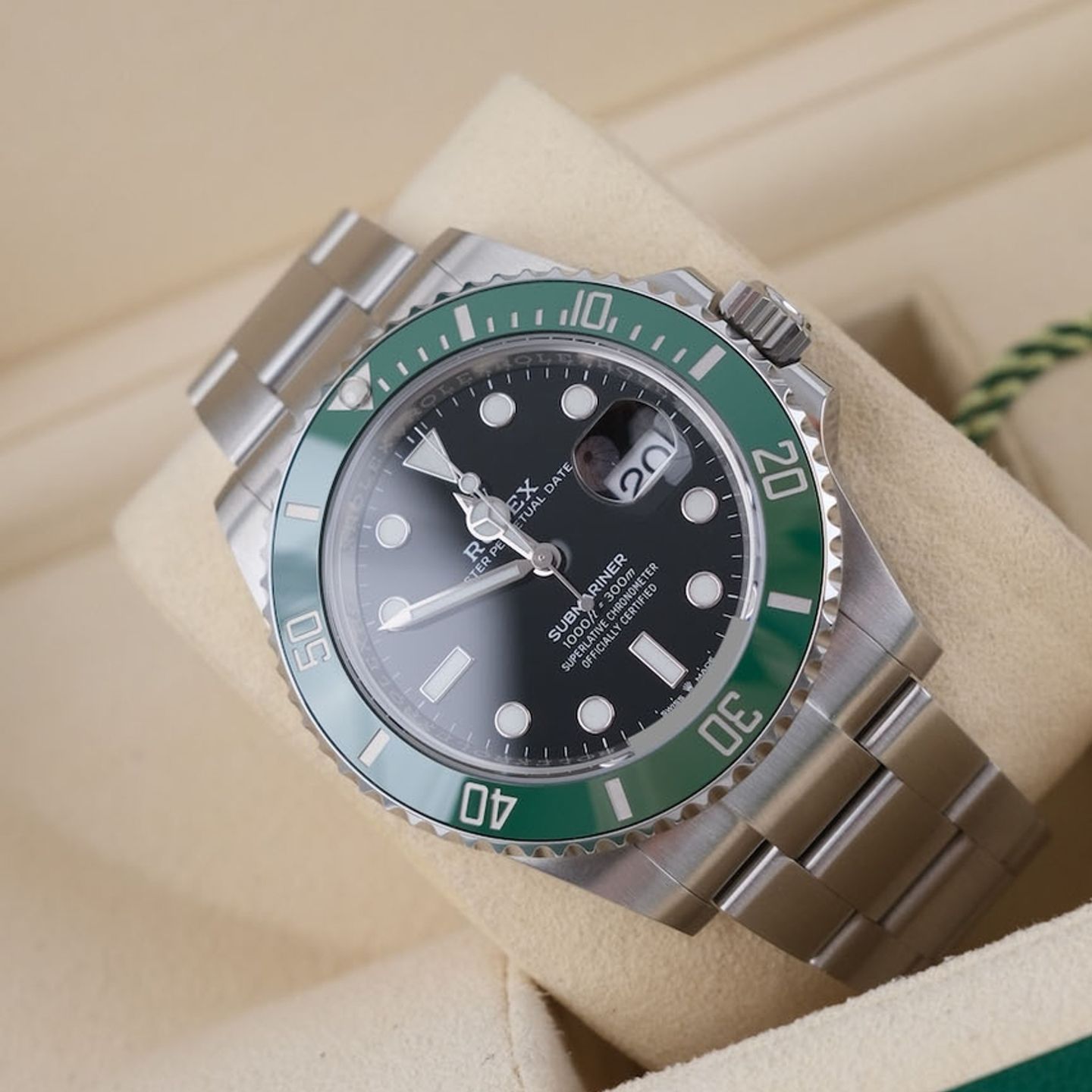 Rolex Submariner Date 126610LV - (4/8)