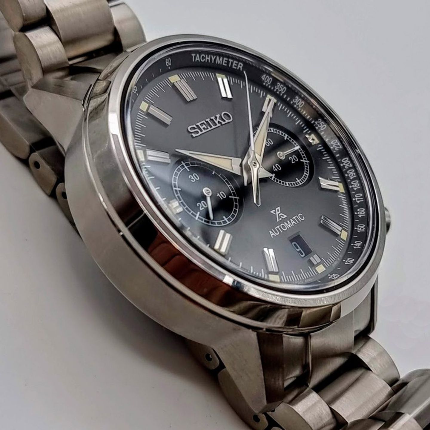 Seiko Prospex SRQ037J1 (2025) - Grey dial 43 mm Steel case (4/8)