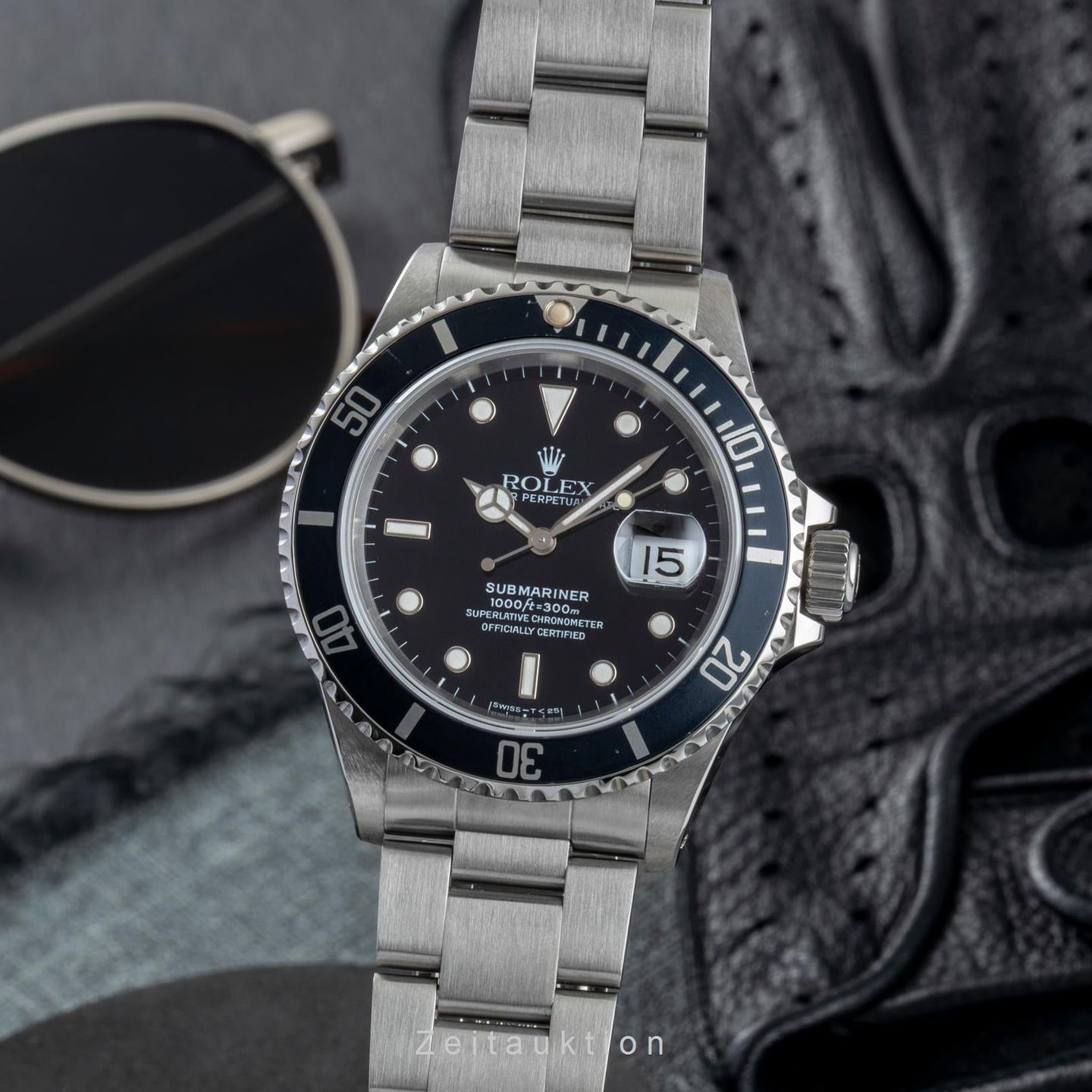 Rolex Submariner Date 16610 (1991) - Black dial 40 mm Steel case (1/8)