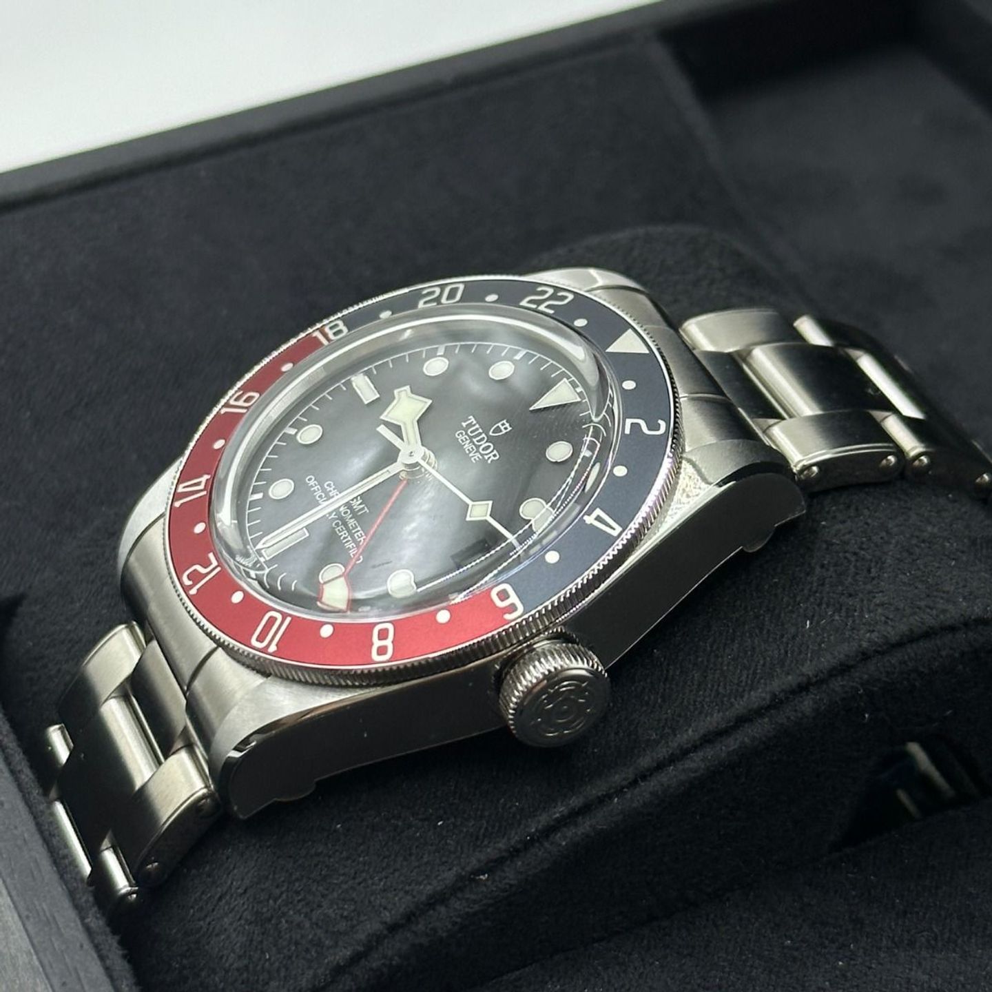 Tudor Black Bay GMT 79830RB-0001 (2023) - Black dial 41 mm Steel case (6/8)