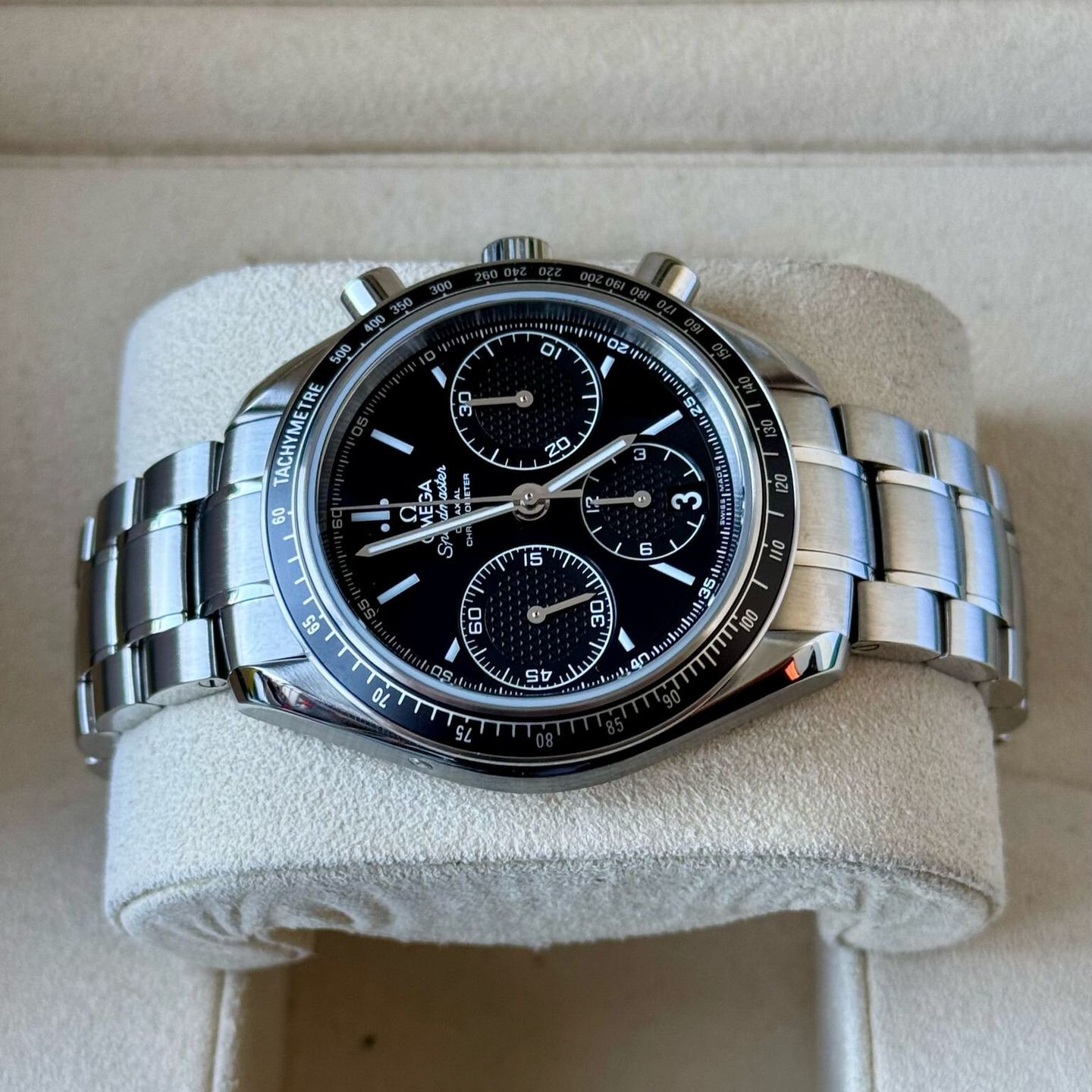 Omega Speedmaster Racing 326.30.40.50.01.001 - (5/7)