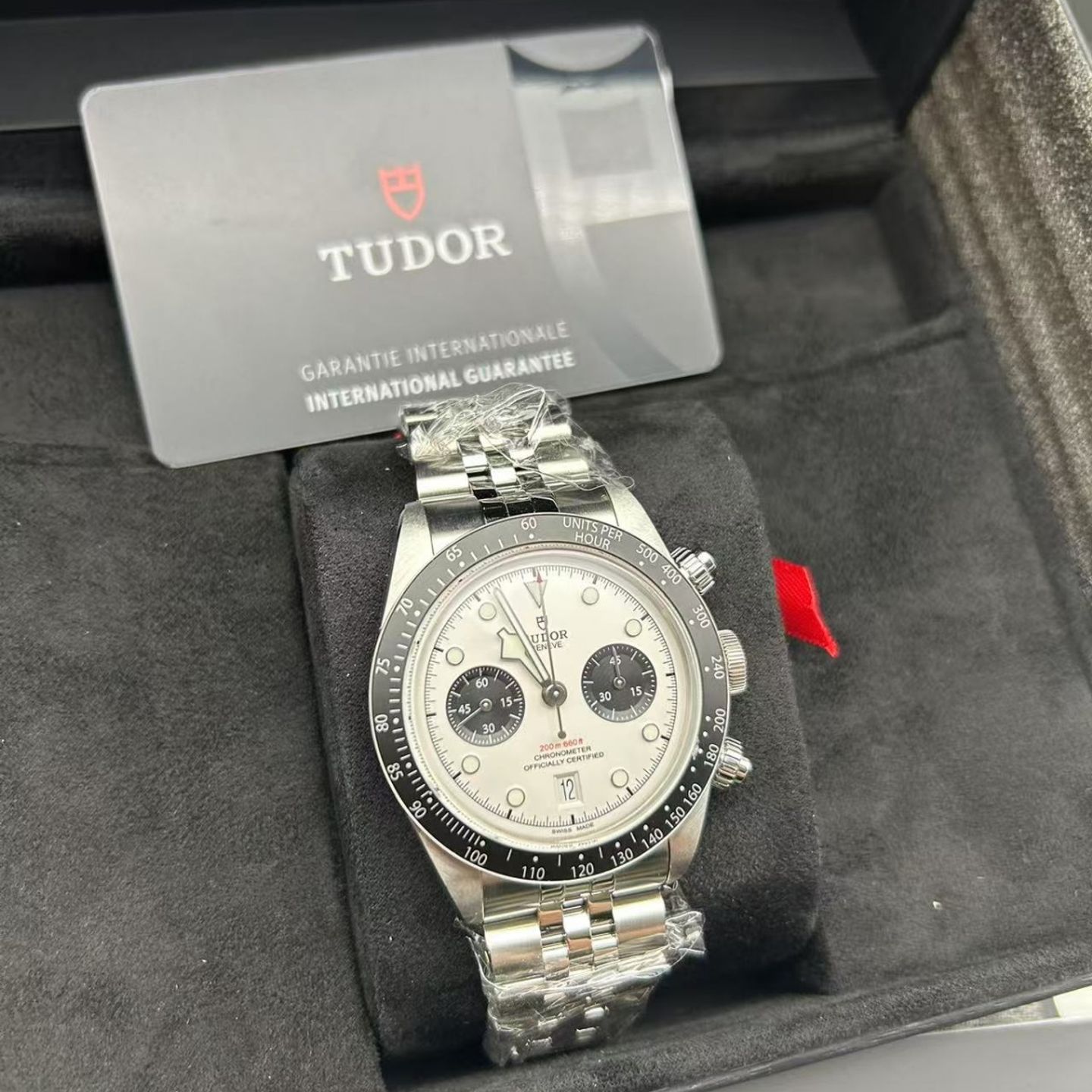 Tudor Black Bay Chrono 79360N (2025) - Black dial 41 mm Steel case (2/6)