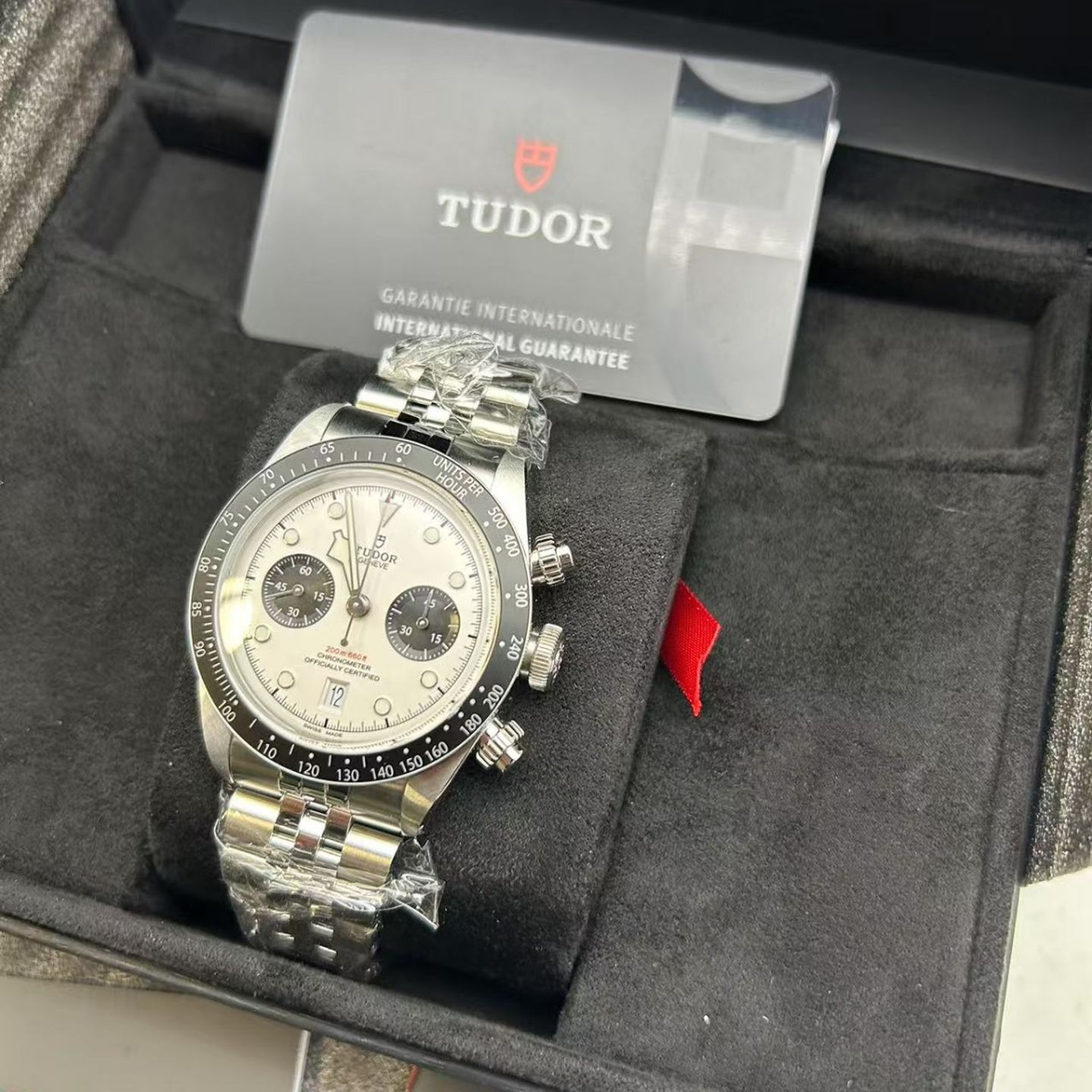 Tudor Black Bay Chrono 79360N (2025) - Black dial 41 mm Steel case (4/6)