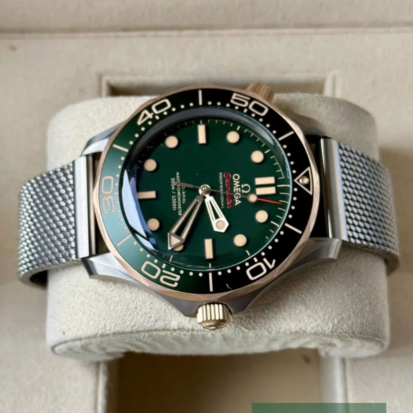 Omega Seamaster Diver 300 M 210.90.42.20.10.001 - (4/8)