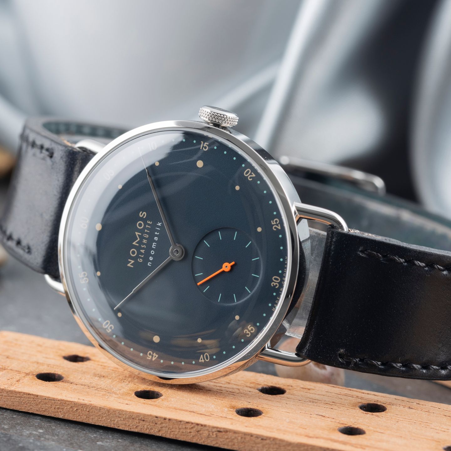 NOMOS Ludwig Automatik 271 (Onbekend (willekeurig serienummer)) - Wit wijzerplaat 40mm Staal (2/8)