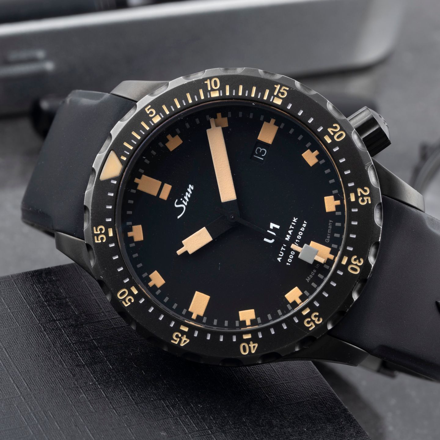 Sinn U1 1010.023 - (2/8)