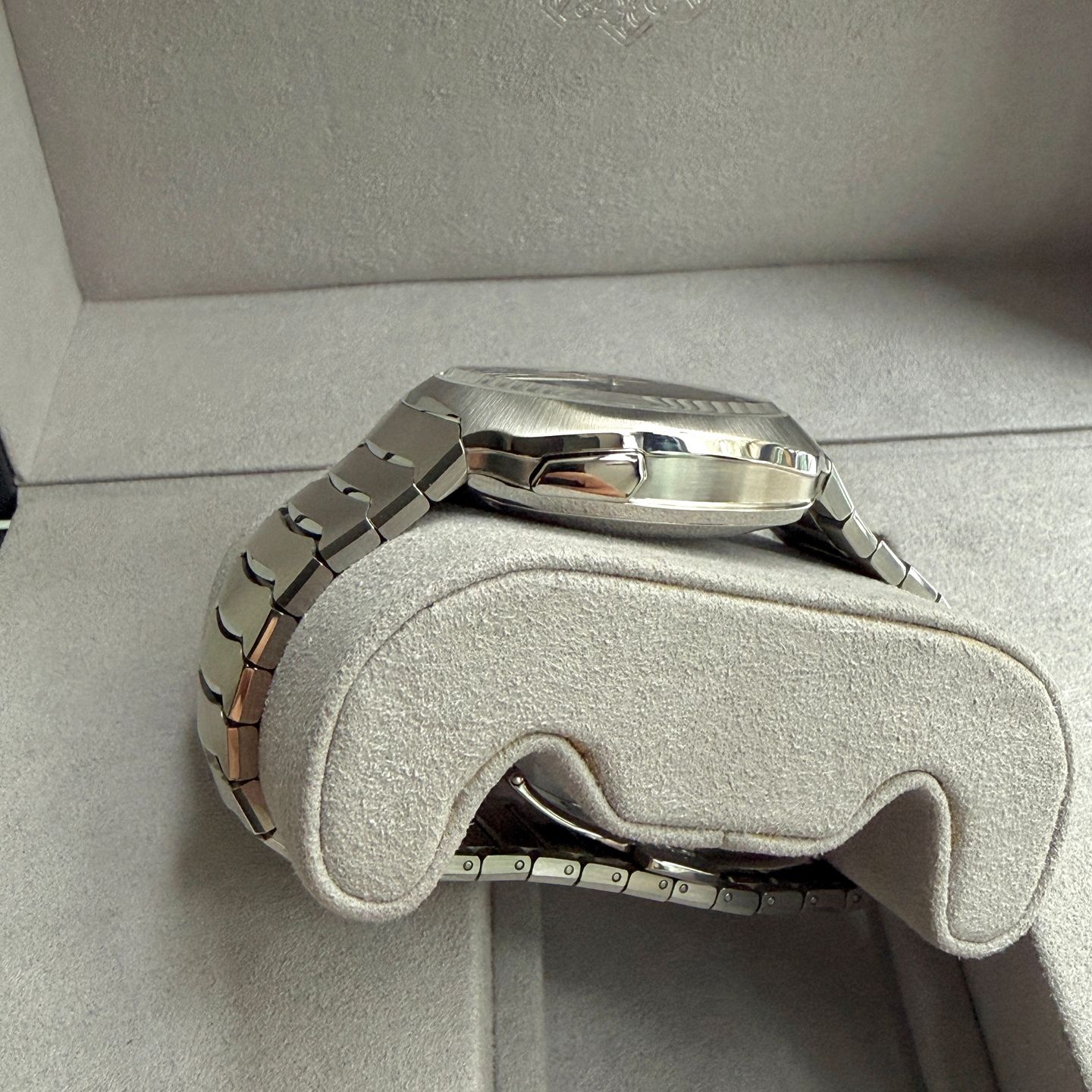 H. Moser & Cie. Streamliner 6902-1201 - (12/14)