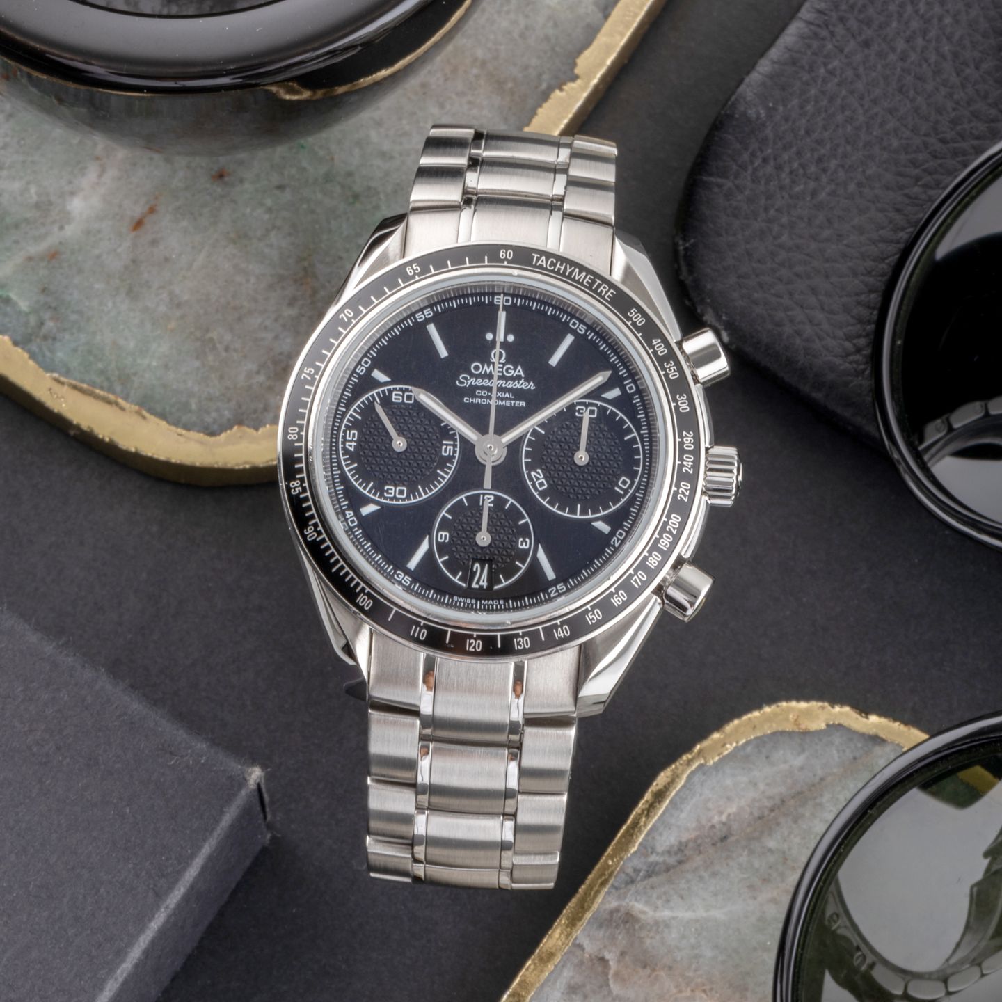 Omega Speedmaster Racing 326.30.40.50.01.001 (Unknown (random serial)) - Black dial 40 mm Steel case (1/8)