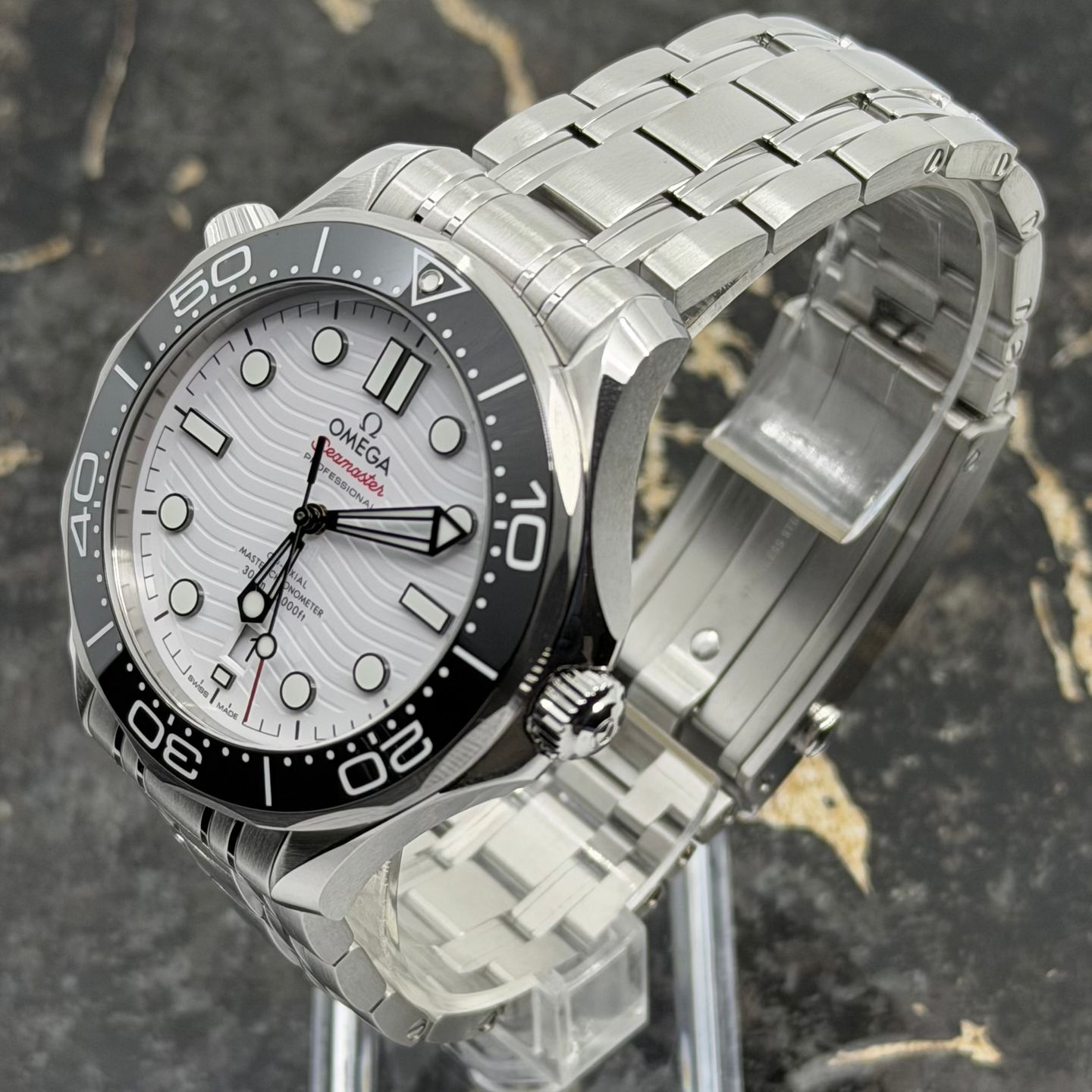 Omega Seamaster Diver 300 M 210.30.42.20.04.001 - (4/8)