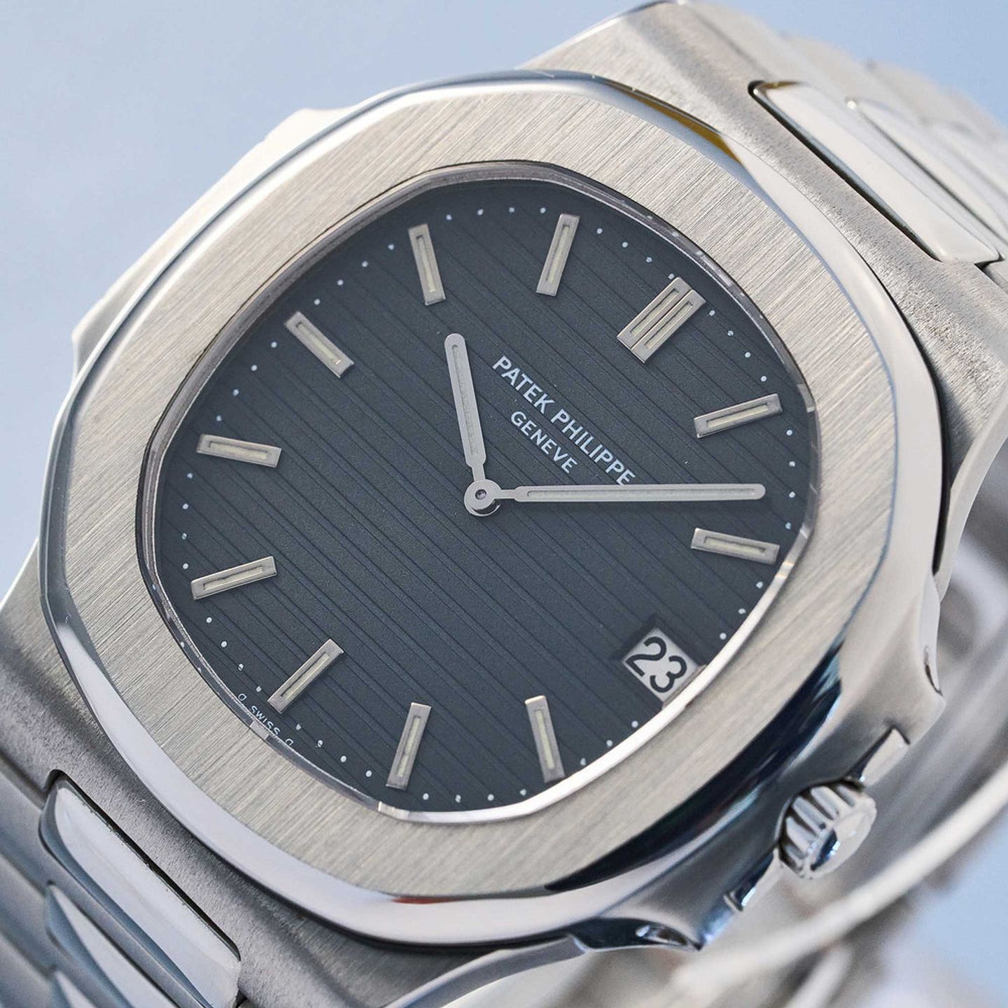 Patek Philippe Nautilus 3700 - (2/6)