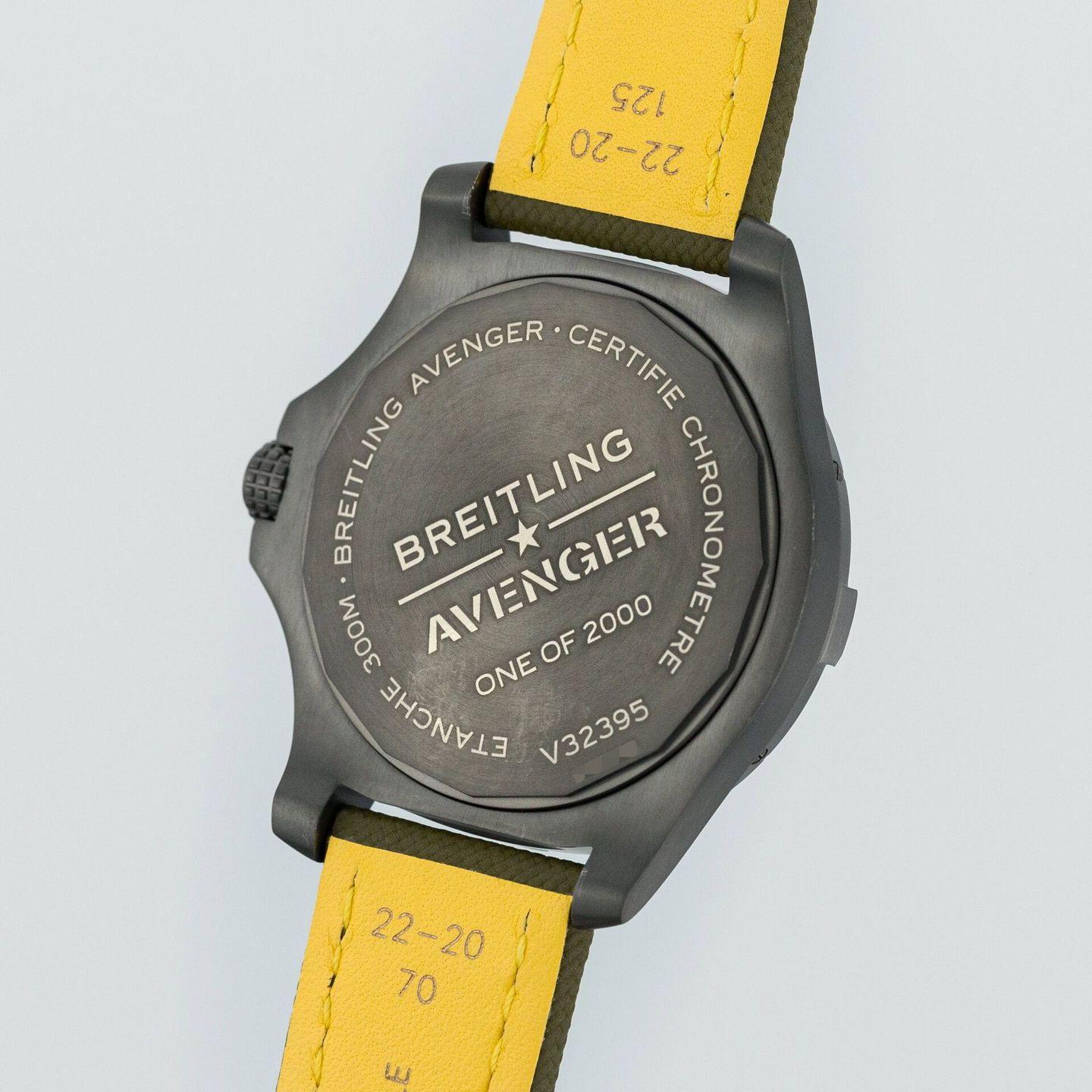Breitling Avenger V32395 - (4/5)