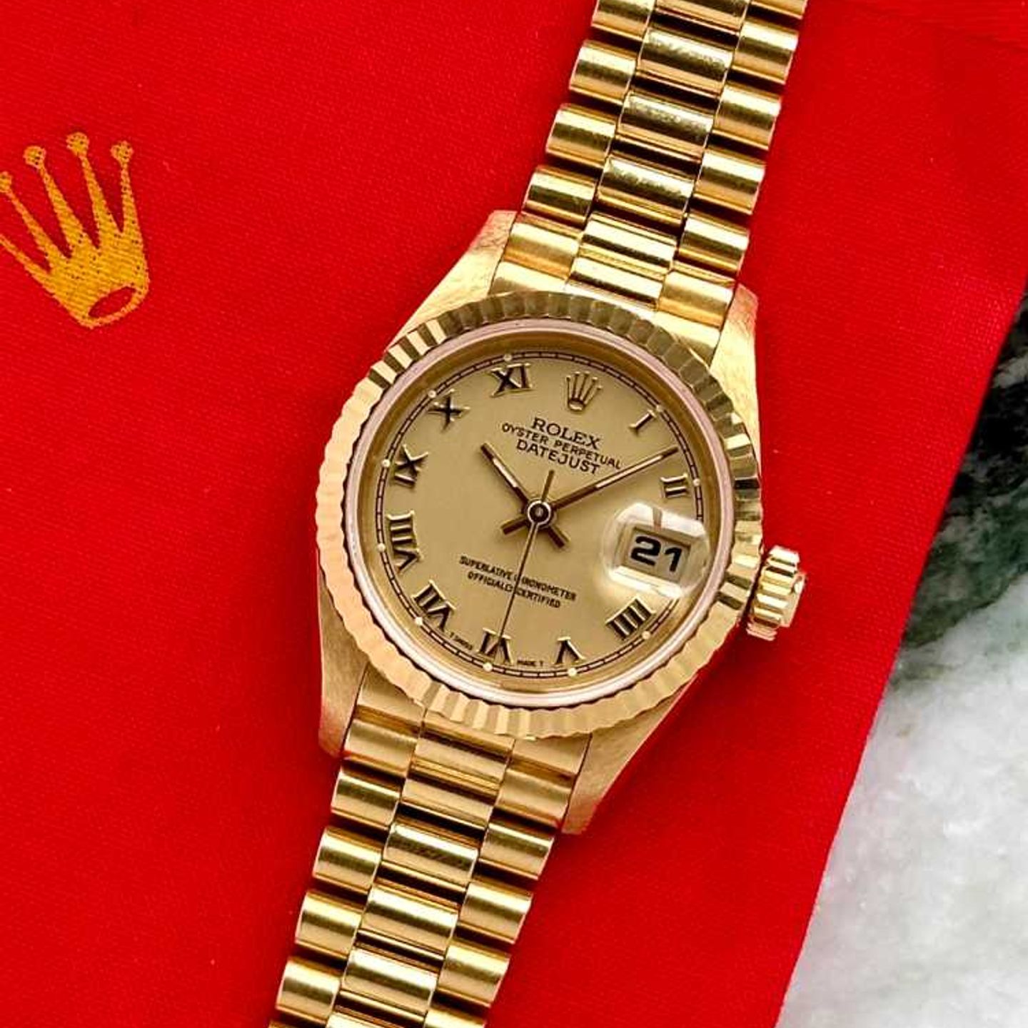 Rolex Lady-Datejust 69178 (1996) - Gold dial 26 mm Yellow Gold case (1/8)