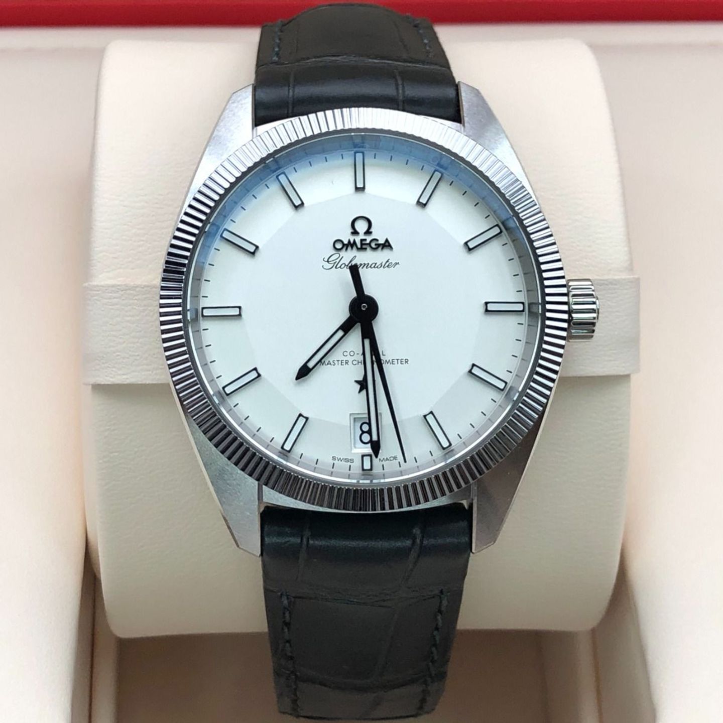 Omega Globemaster 130.33.39.21.02.001 (2023) - Blue dial 39 mm Steel case (2/8)