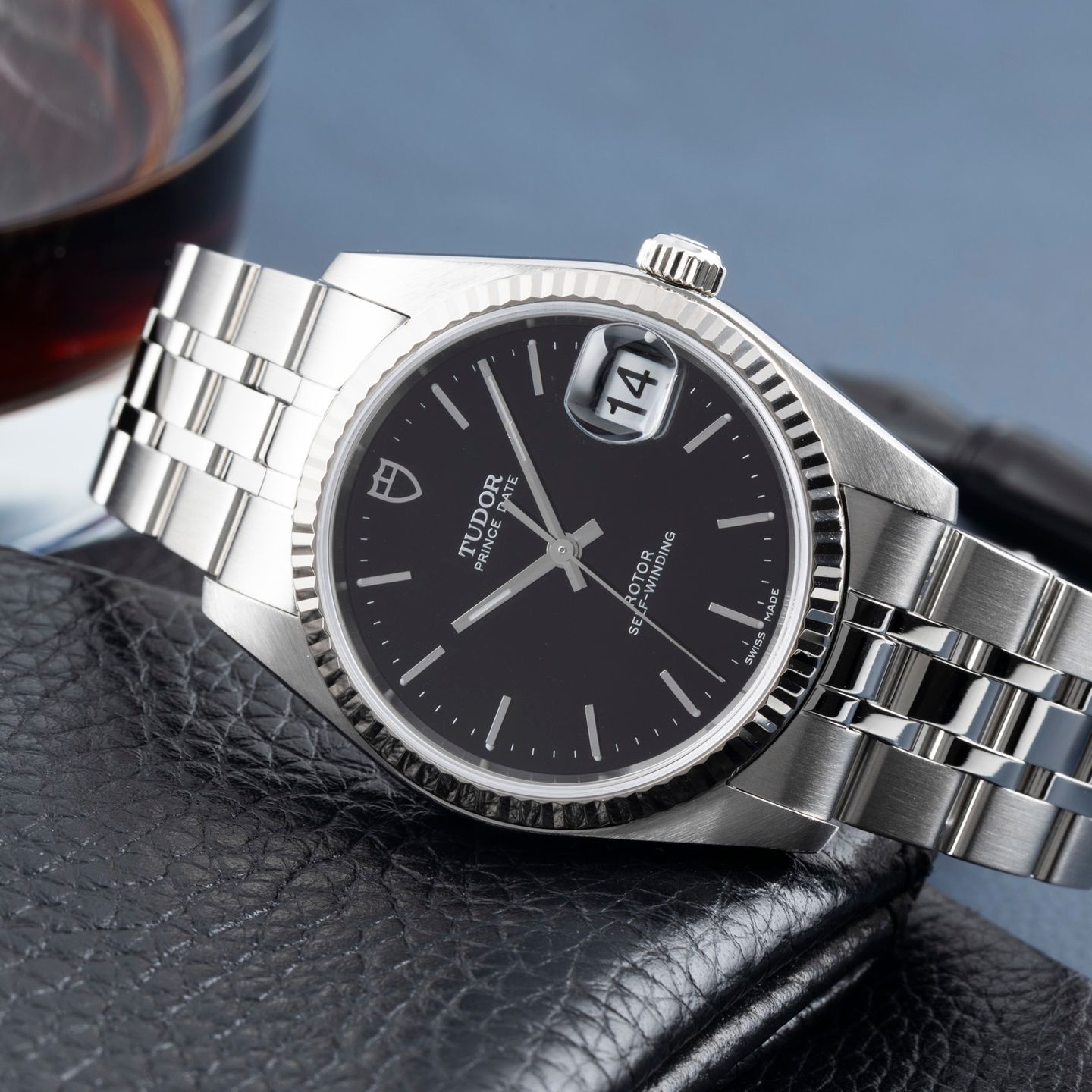 Tudor Prince Date 74034 - (2/8)