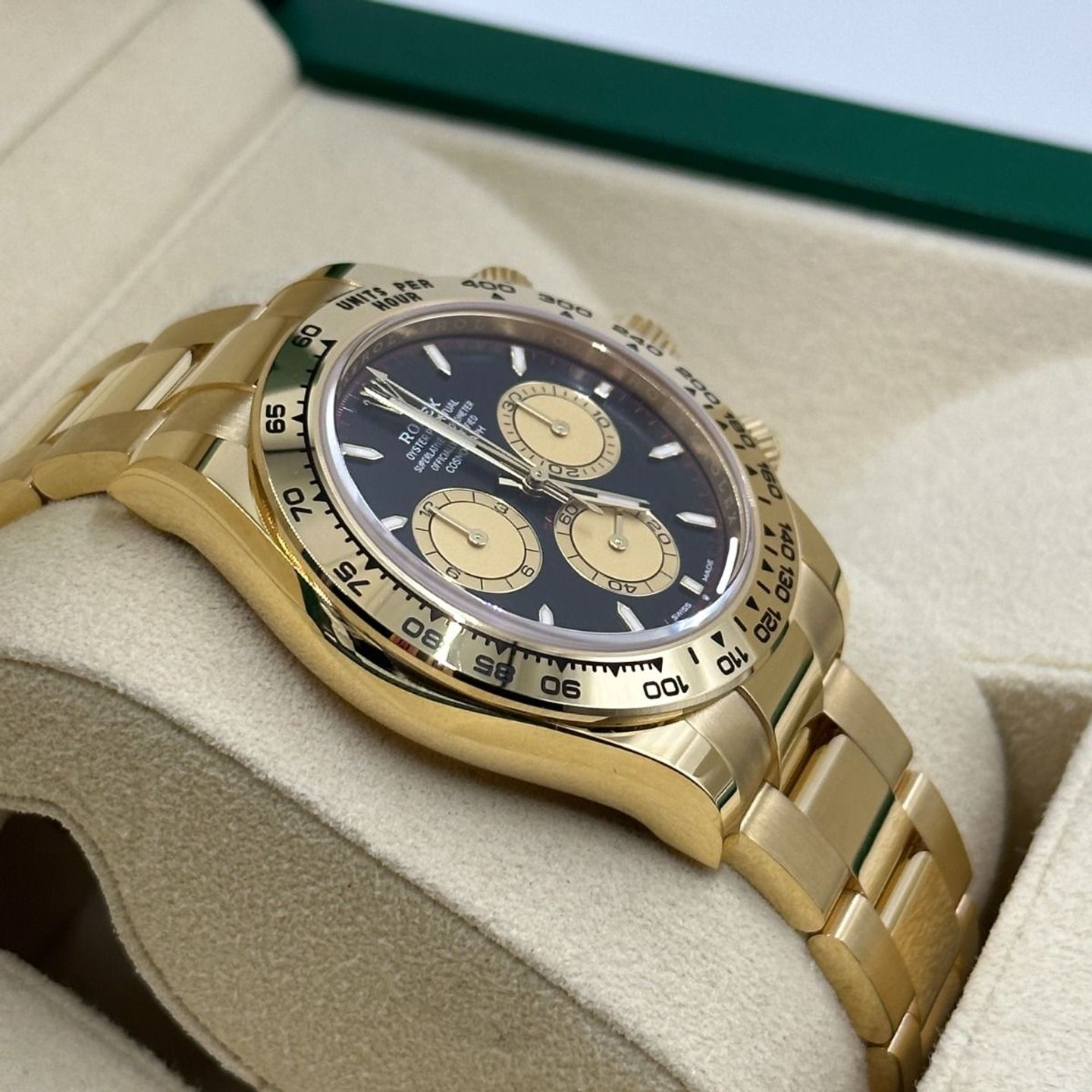 Rolex Daytona 126508 (2024) - Zwart wijzerplaat 40mm Geelgoud (7/8)