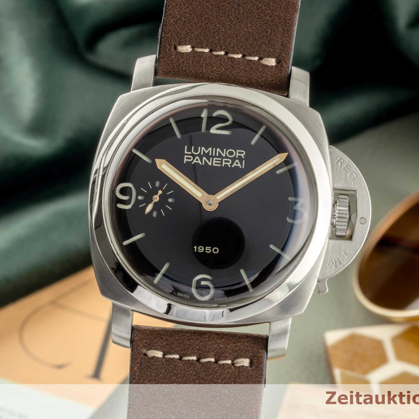 Panerai Special Editions PAM00127 (2002) - Black dial 47 mm Steel case (3/8)