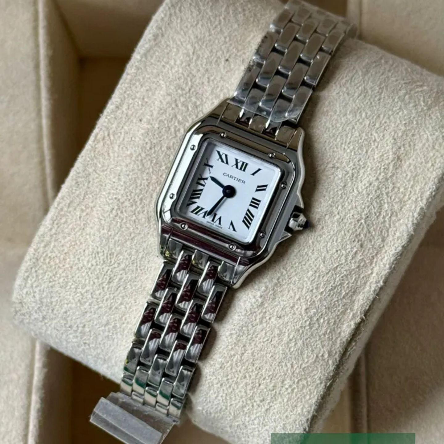 Cartier Panthère WSPN0012 (2026) - Silver dial 25 mm Steel case (3/7)