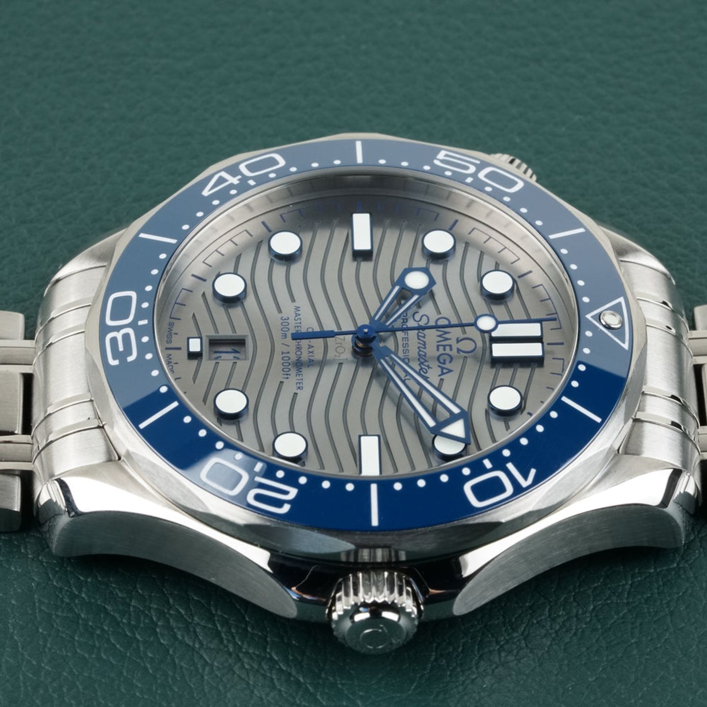 Omega Seamaster Diver 300 M 210.30.42.20.06.001 - (4/8)