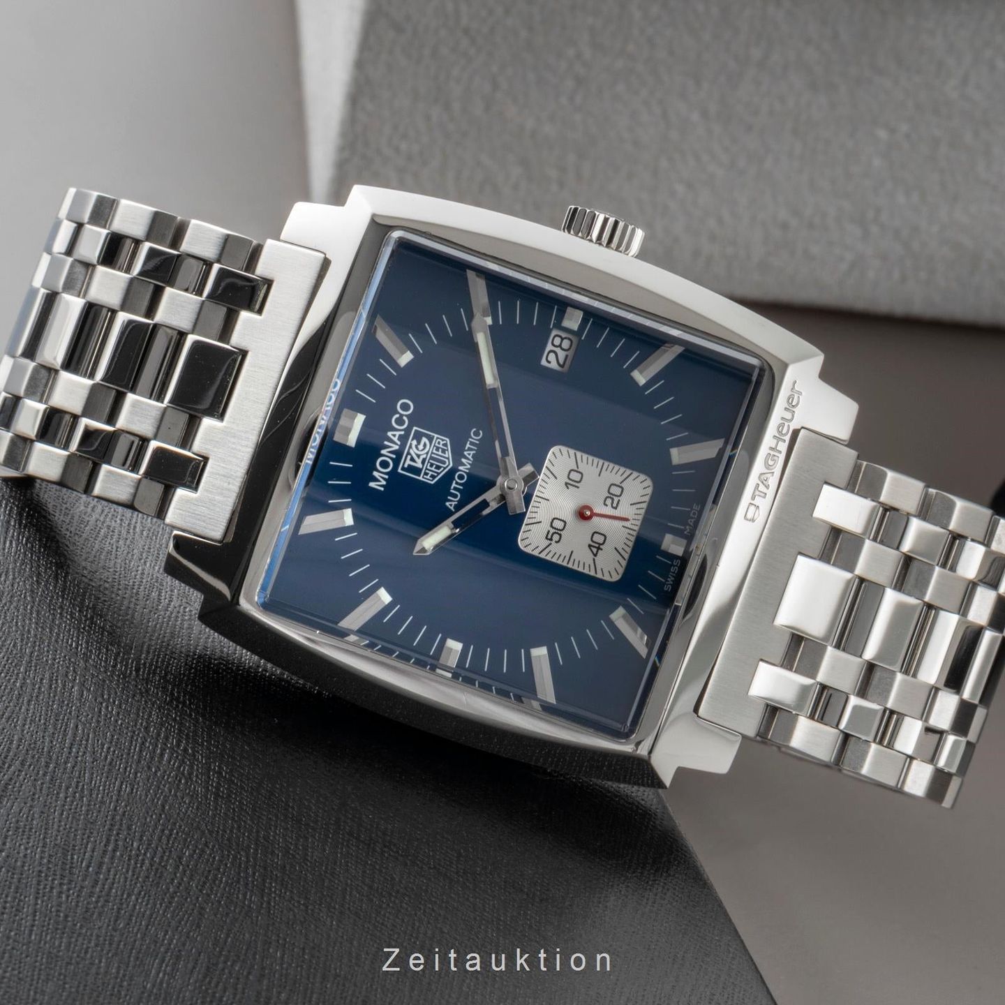 TAG Heuer Monaco Calibre 6 WW2111 (2010) - Blue dial 37 mm Steel case (2/8)