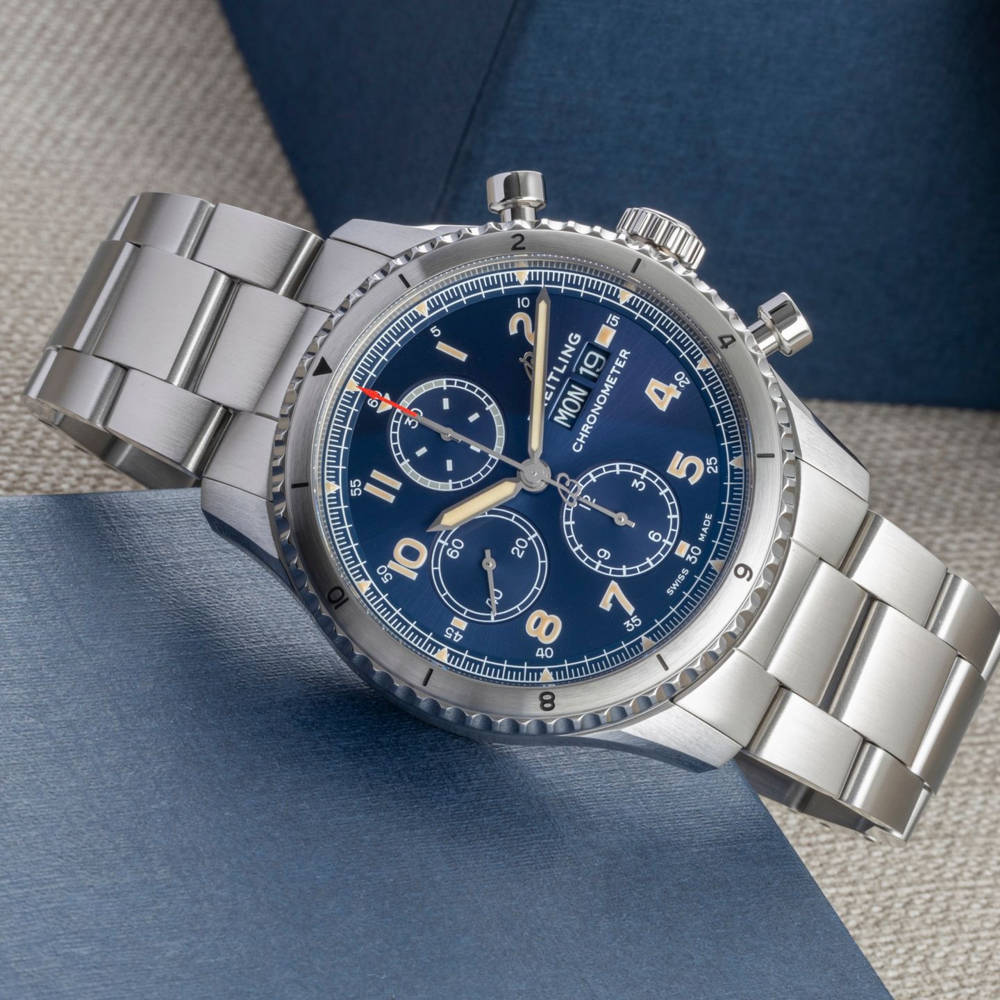 Breitling Aviator 8 A13316 - (2/8)