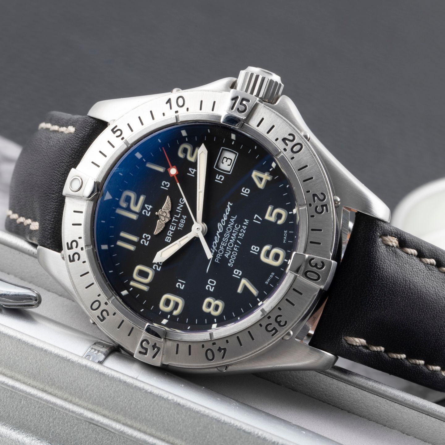 Breitling Superocean A17345 (2000) - Black dial 41 mm Steel case (2/8)