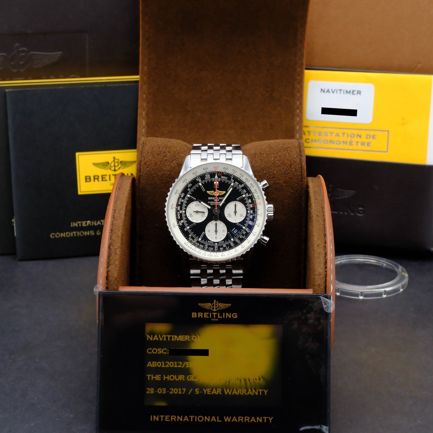 Breitling Navitimer 01 AB0120 (2017) - 43 mm Steel case (3/8)