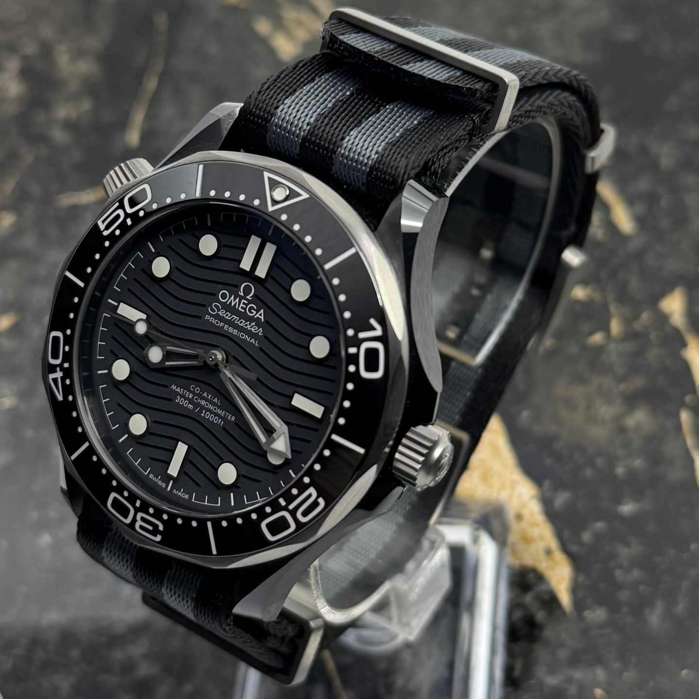 Omega Seamaster Diver 300 M 210.92.44.20.01.002 (2026) - Zwart wijzerplaat 44mm Keramiek (5/8)