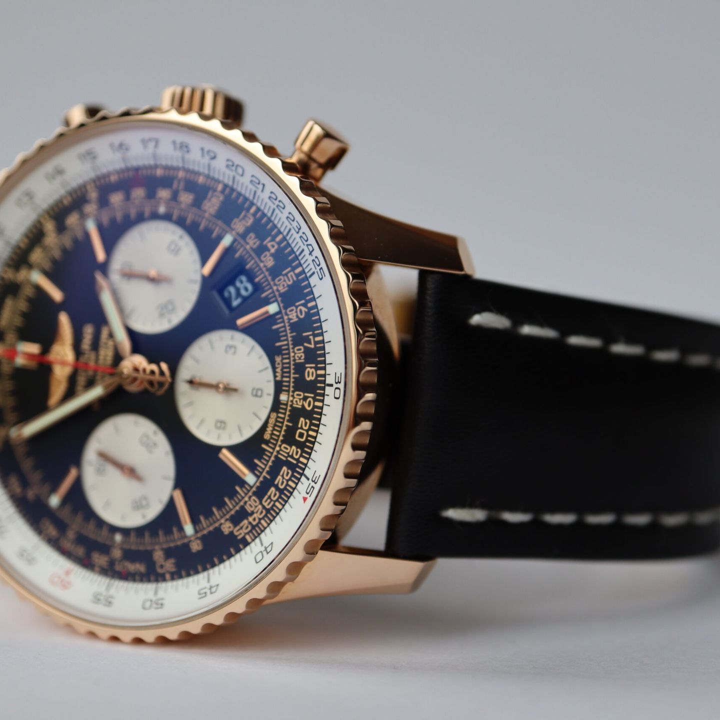 Breitling Navitimer 01 RB012012/BA49 (2024) - Zwart wijzerplaat 43mm Roodgoud (3/8)