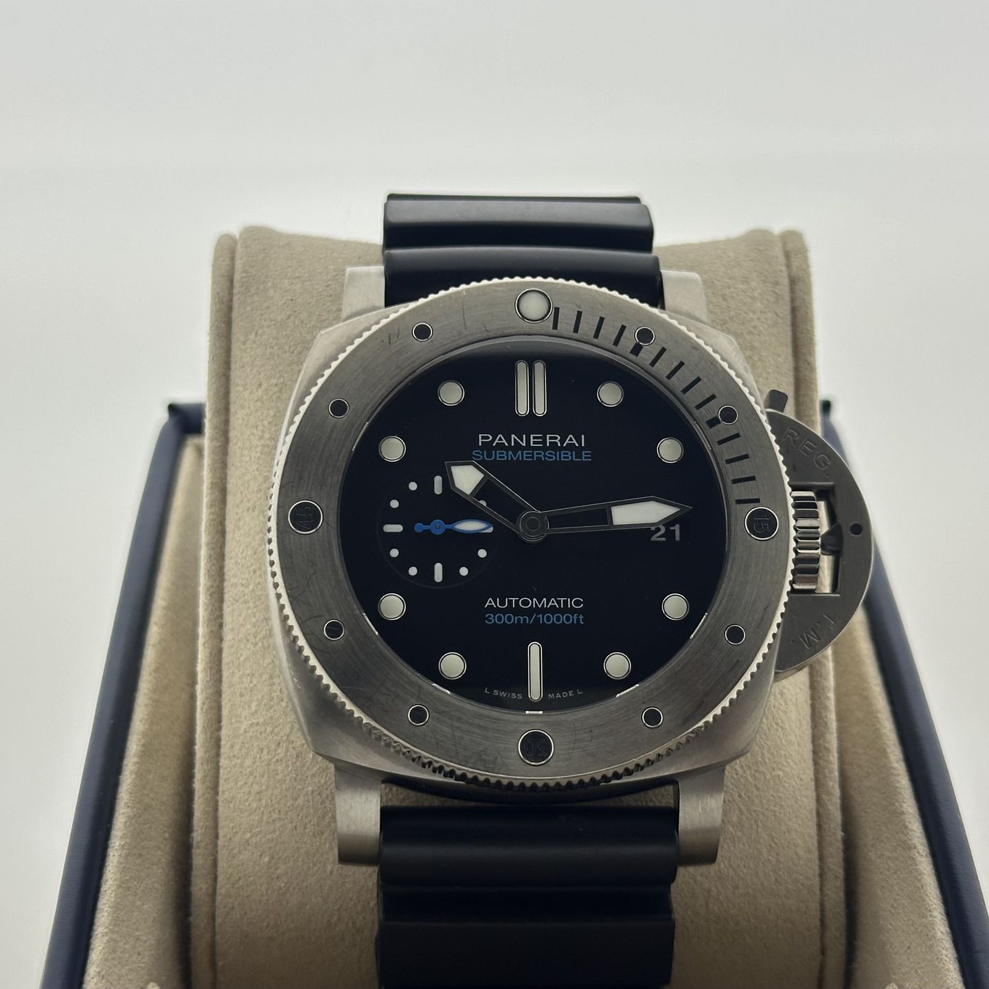 Panerai Luminor Submersible 1950 3 Days Automatic PAM02305 (2023) - Black dial 47 mm Titanium case (1/8)
