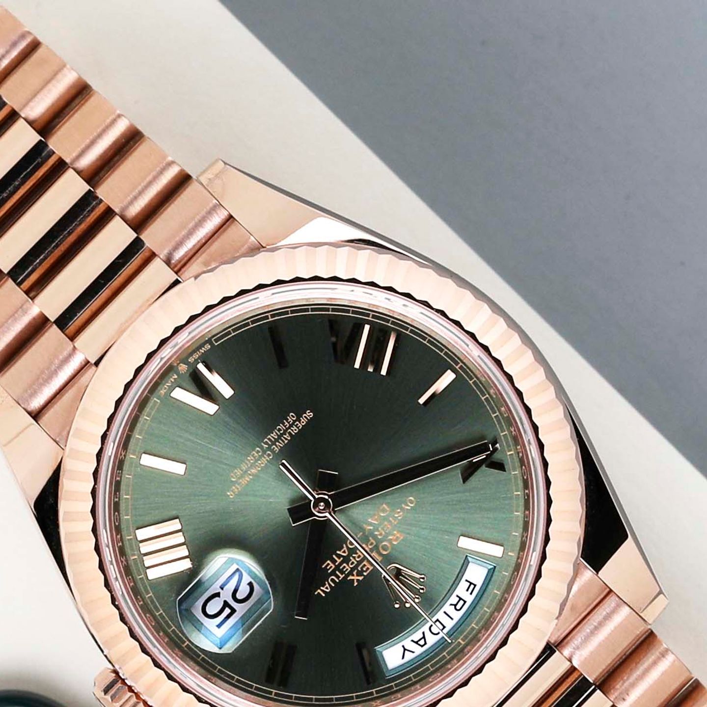 Rolex Day-Date 40 228235 (2024) - 40mm Roségoud (4/8)