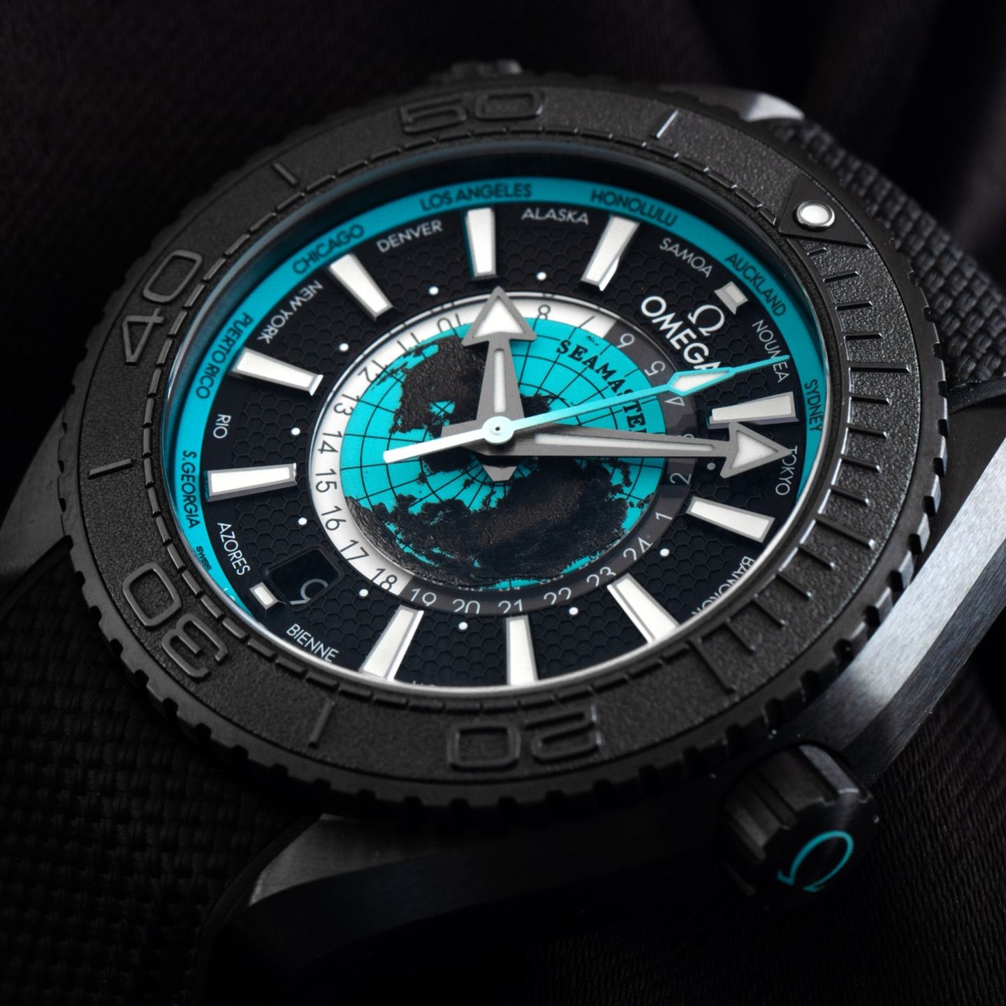 Omega Seamaster Planet Ocean Chronograph 215.92.46.51.01.003 (2025) - Black dial 46 mm Ceramic case (3/7)